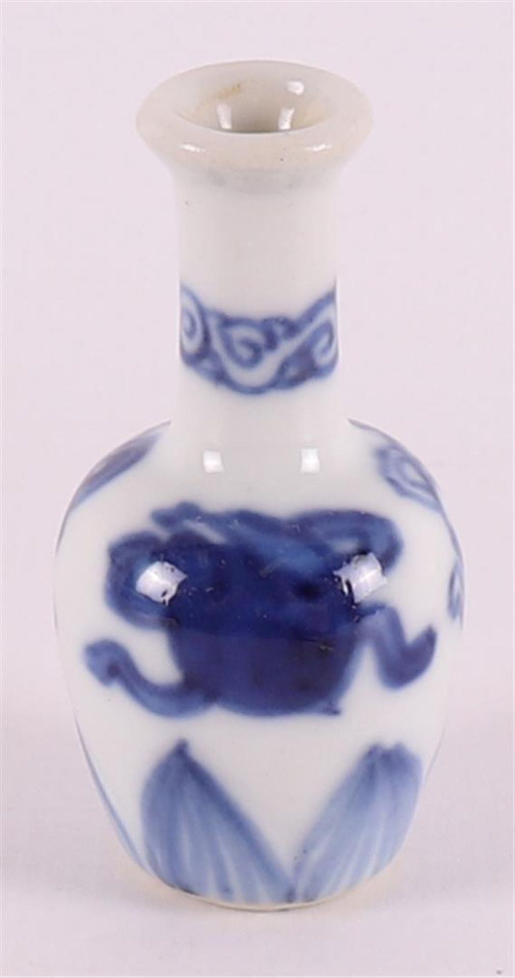 A lot of various Chinese porcelain, including 18th century. - Bild 13 aus 15