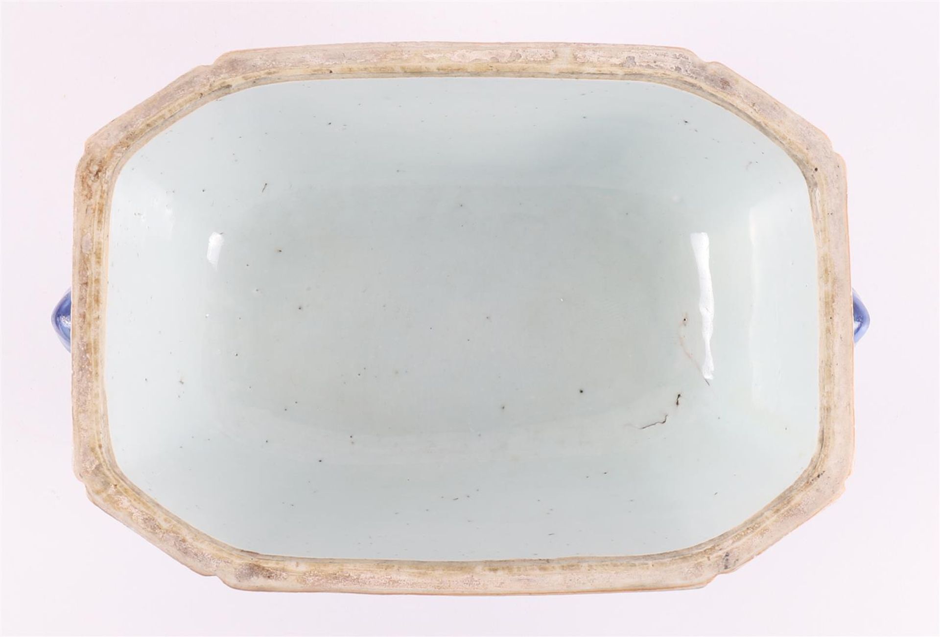 A blue/white porcelain tureen, China, Qianlong, 18th century. - Bild 9 aus 12