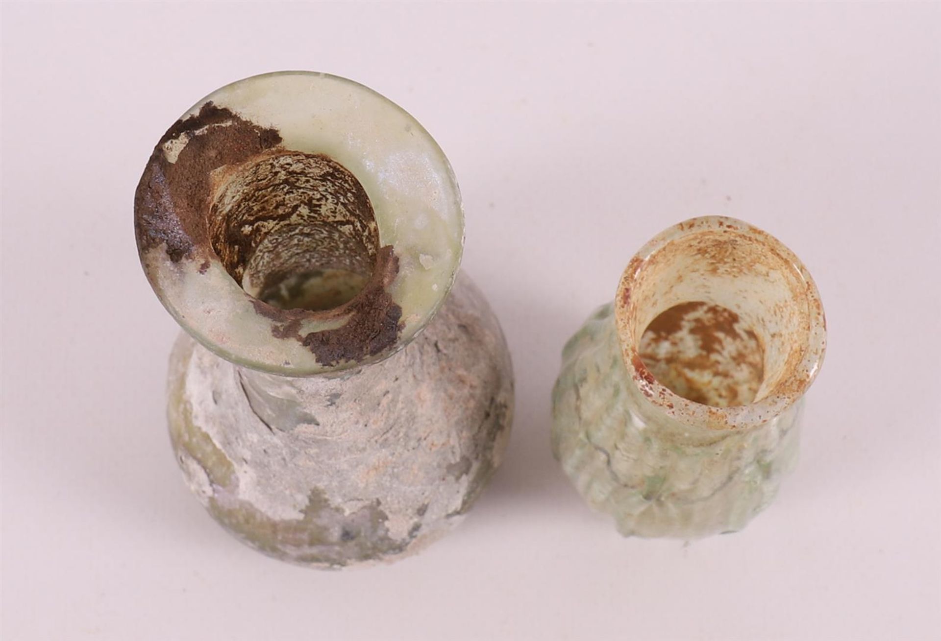 Two various Roman glass vases, 2nd - 4th century. - Image 5 of 6