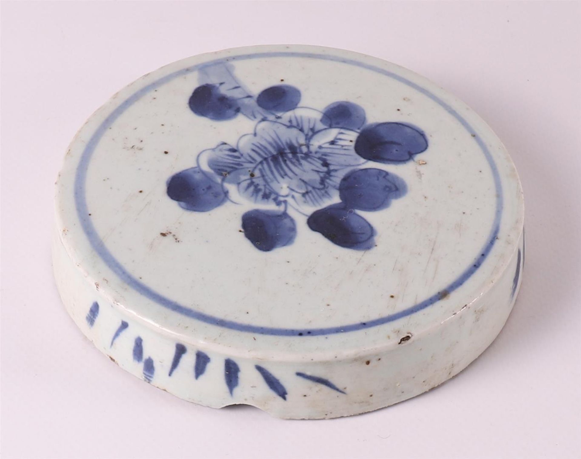 A blue/white porcelain ginger jar with lid, China, 19th century. - Image 10 of 11