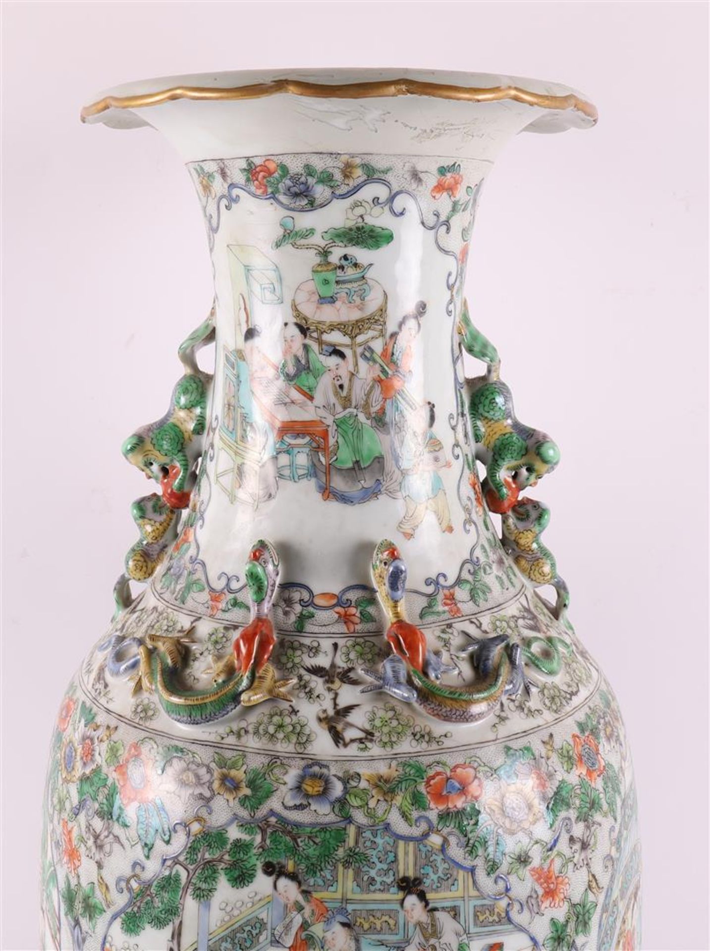 A porcelain baluster-shaped famille verte vase, China, 19th century. - Image 8 of 19