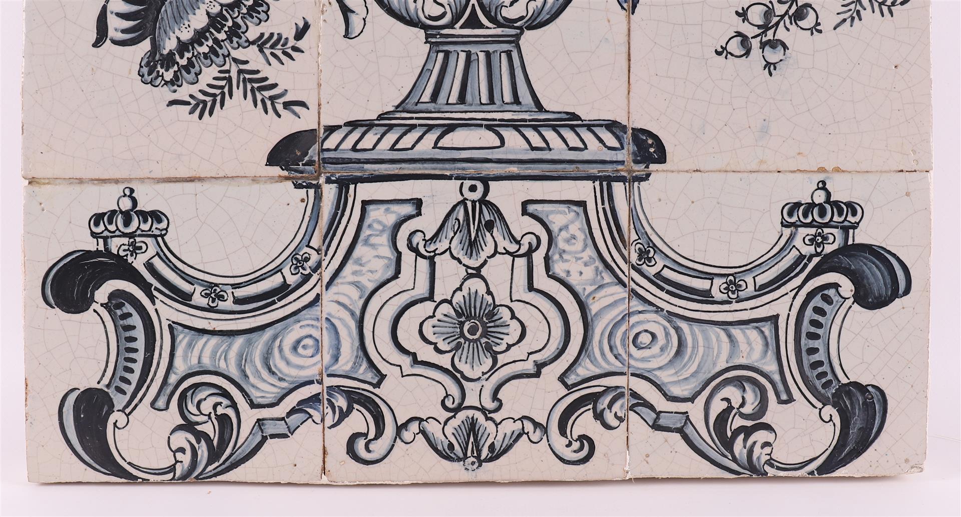 A 12-pass tile tableau with a flower vase decor, Netherlands, 18th century. - Bild 5 aus 6