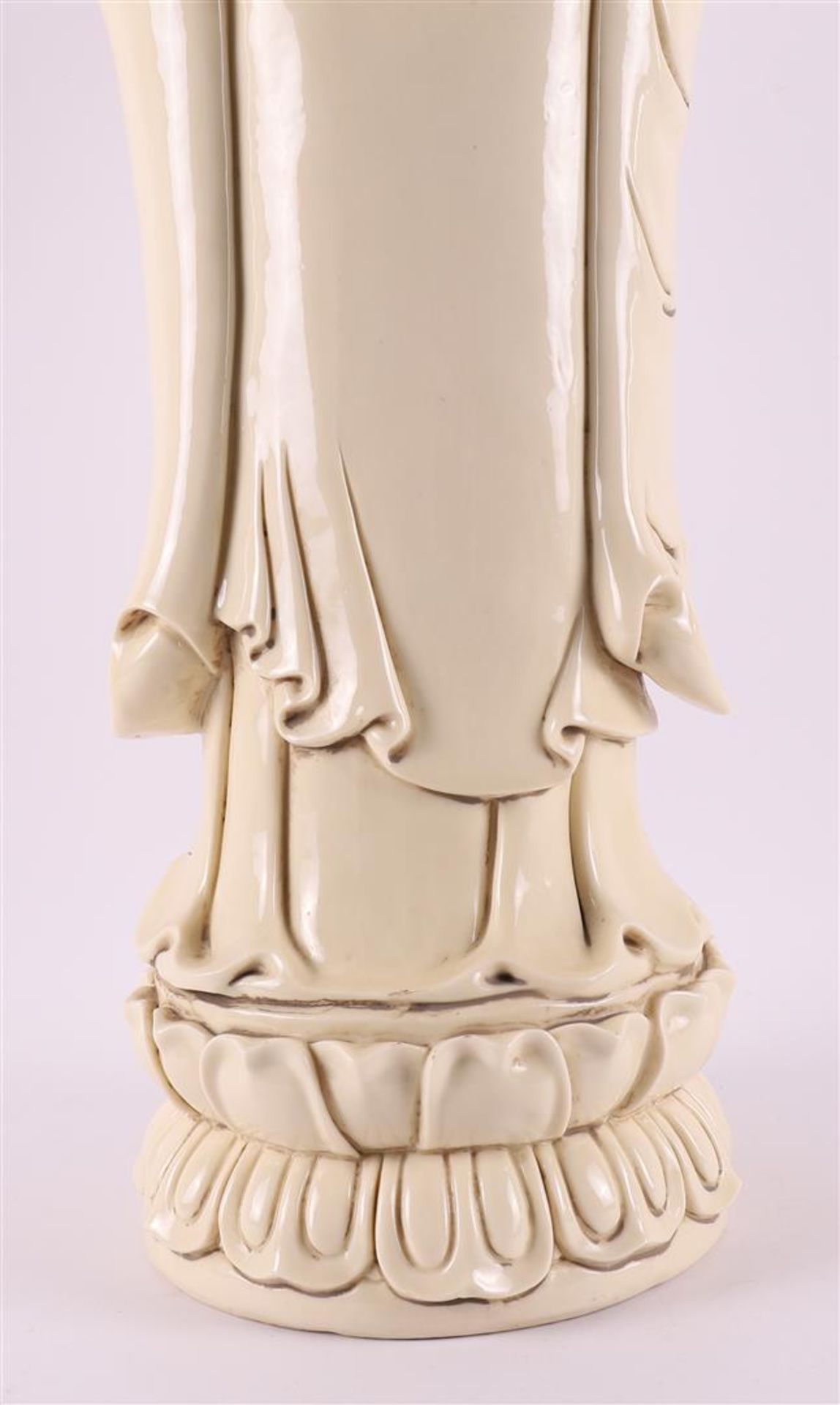 A white Chinese Kwan Yin standing on a lotus crown, China, 20th century. - Image 12 of 15