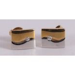 A pair of 18ct 750/1000 gold design stud earrings and deux couleurs