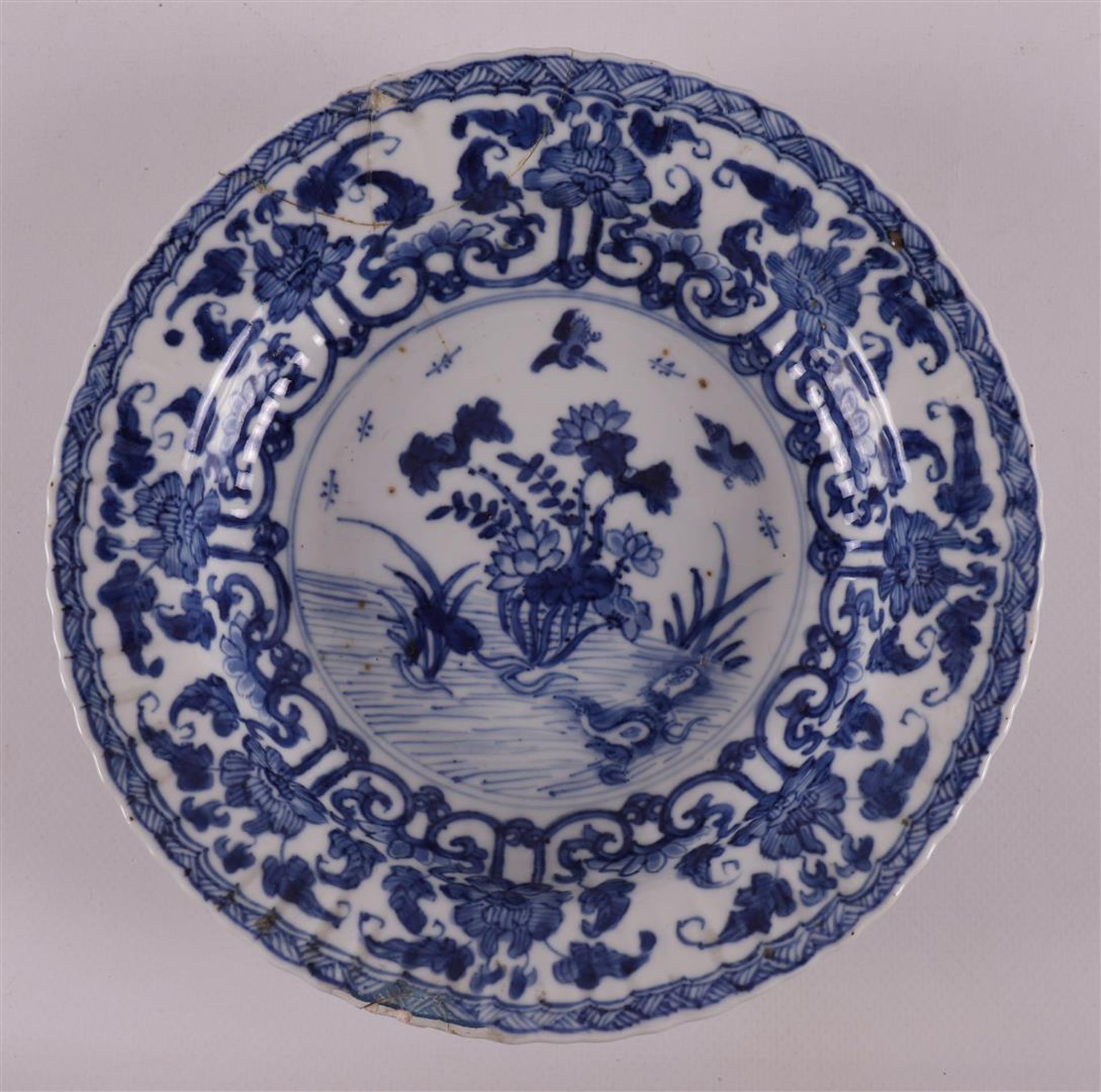 A blue/white porcelain dish, China, Kangxi, around 1700. - Image 2 of 12