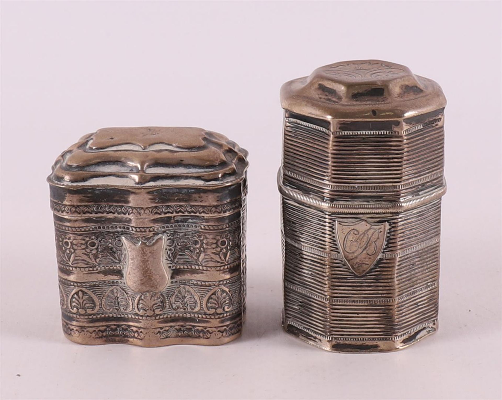 A second grade 835/1000 silver lodderein box + 1 other, 19th century.