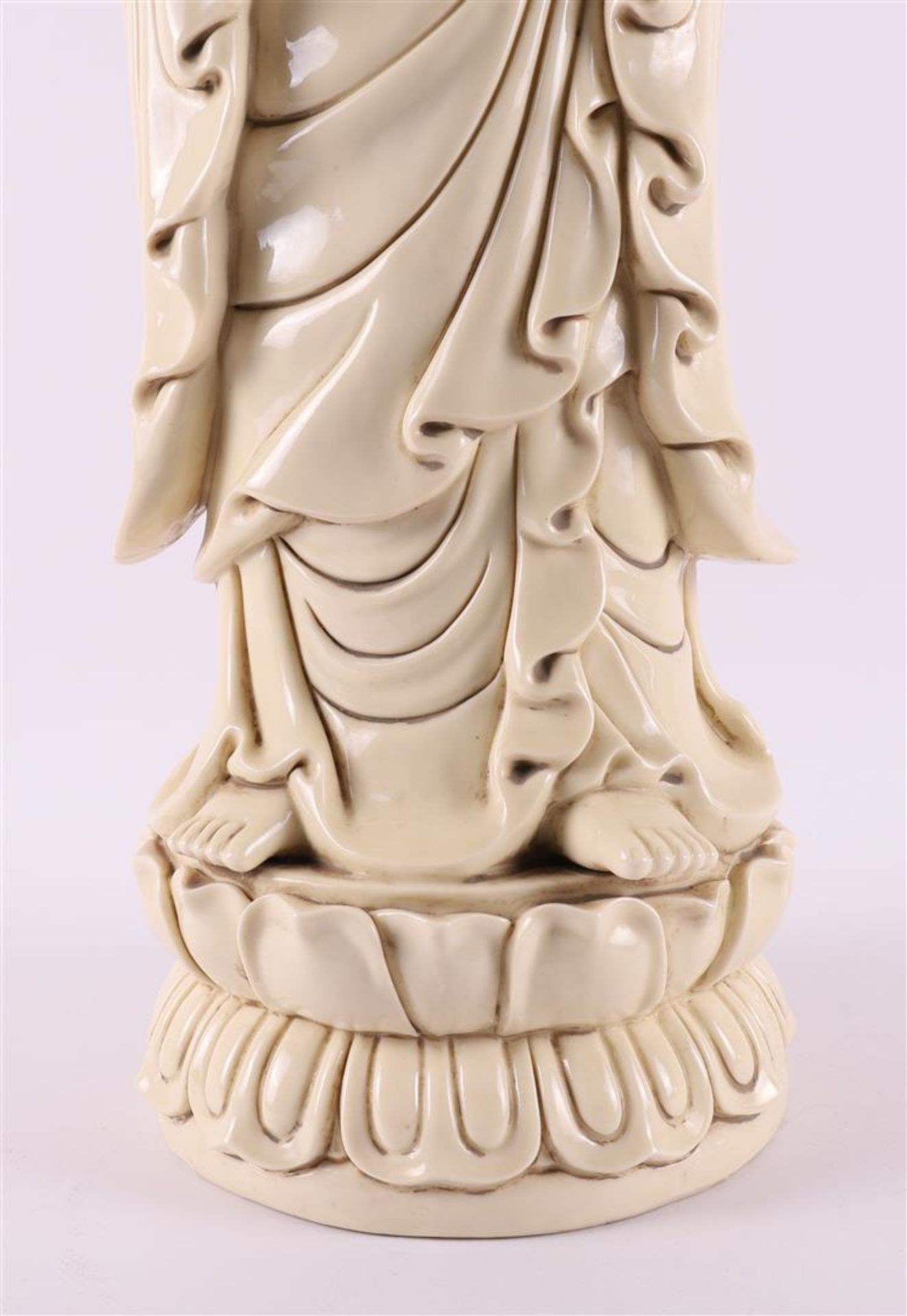 A white Chinese Kwan Yin standing on a lotus crown, China, 20th century. - Image 6 of 15