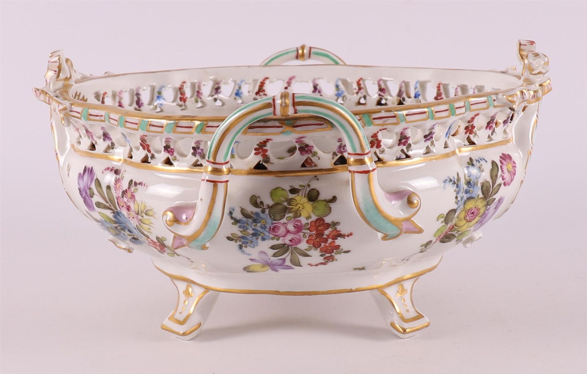 A porcelain fruit bowl, after a Meißen example, Germany, 20th century. - Bild 6 aus 9