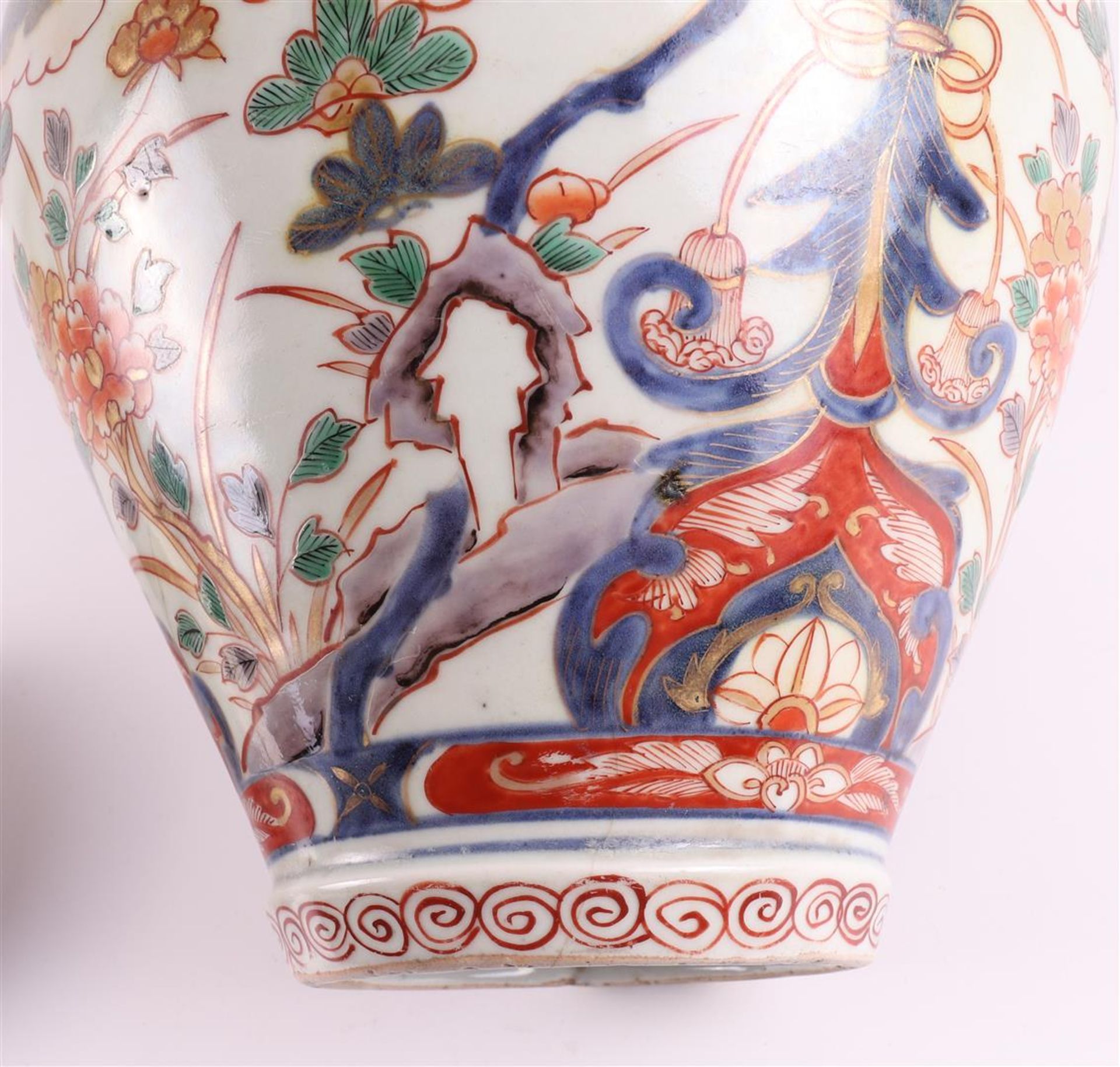 A porcelain Imari vase, Japan, Edo, early 18th century. - Bild 10 aus 11