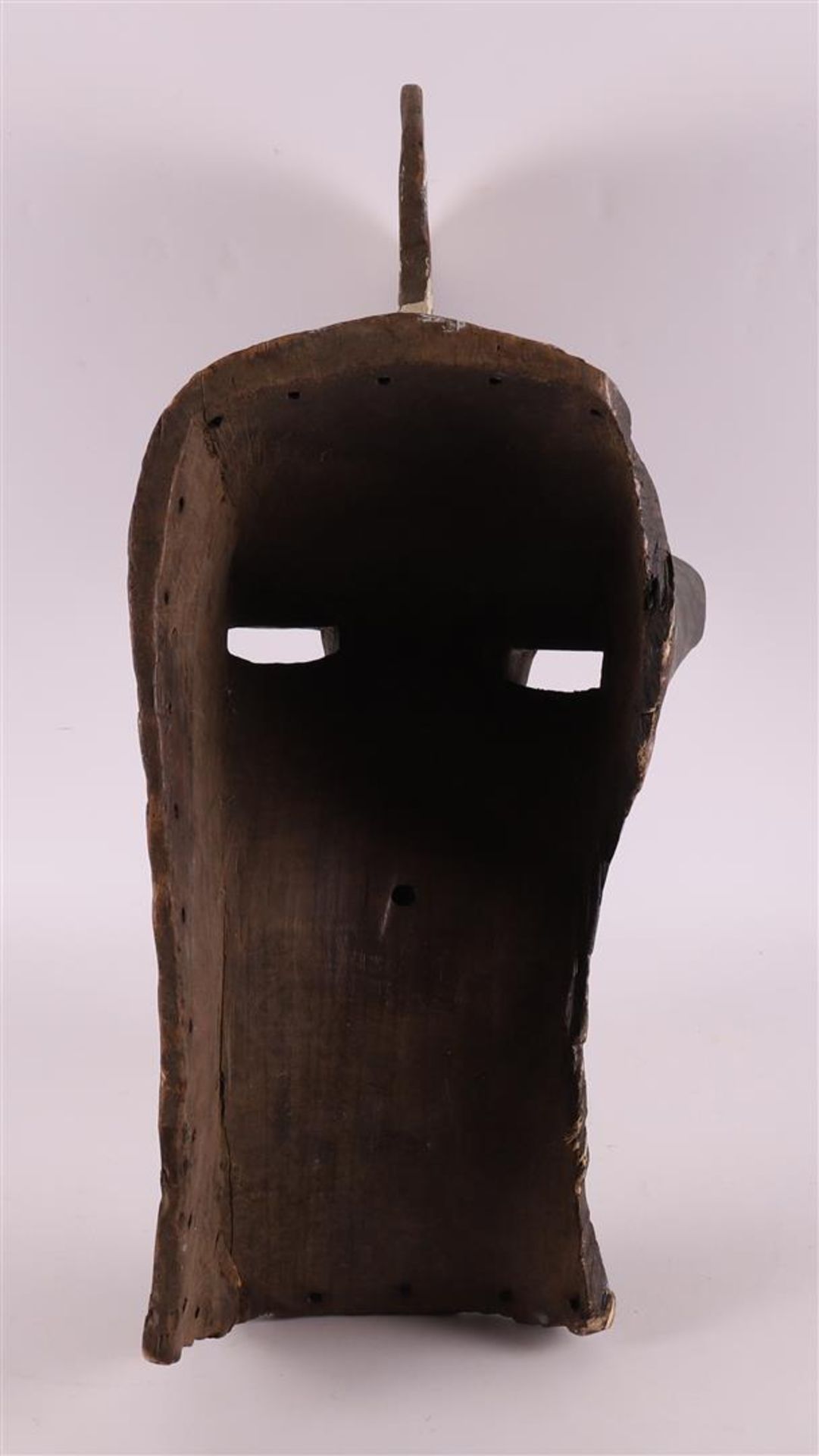 A carved wooden kifwebe mask, Songue tribe, Congo, Africa, 20th century. - Bild 4 aus 4