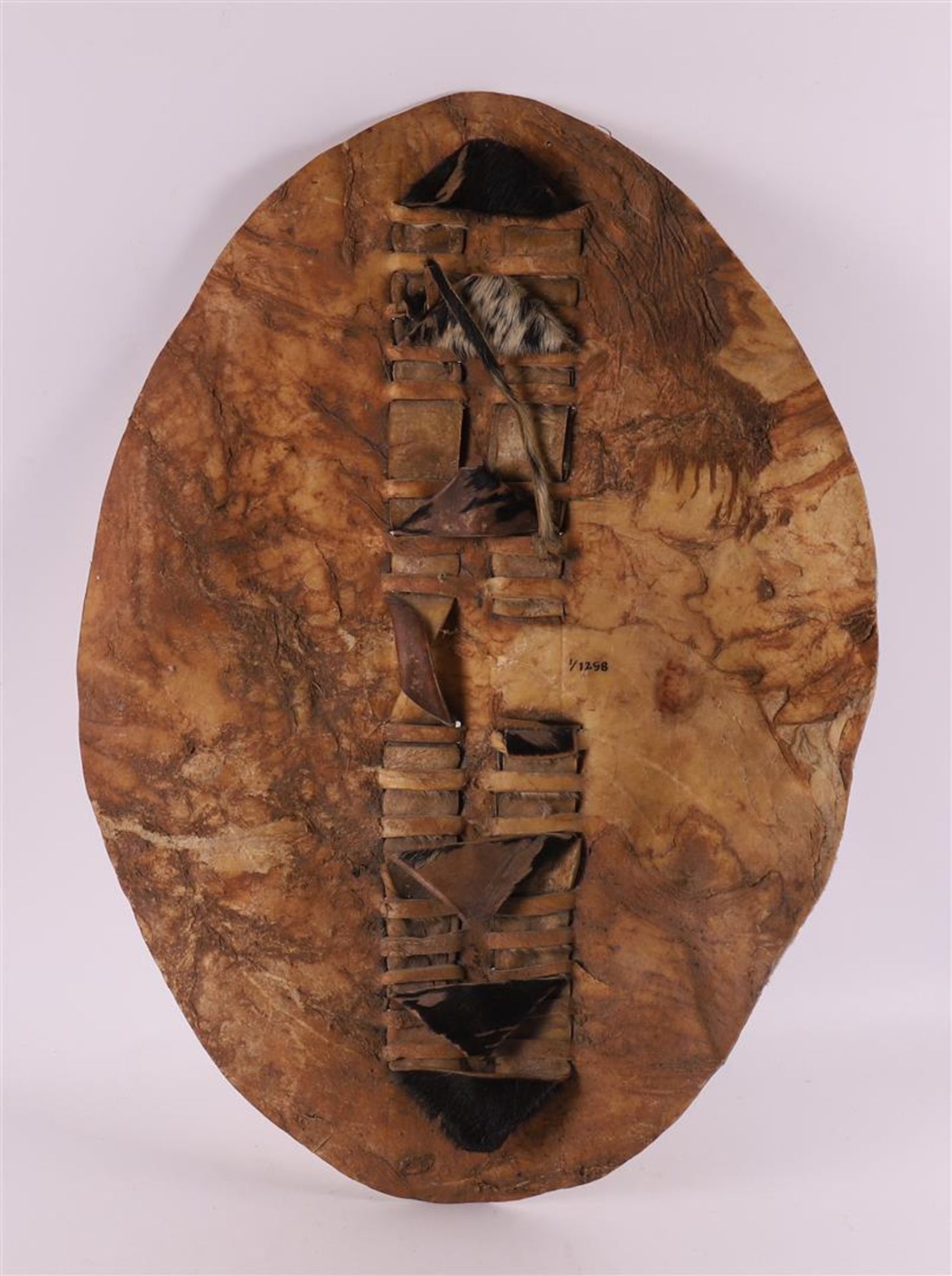A hide leather war shield, Africa, late 20th/early 21st century - Image 2 of 2