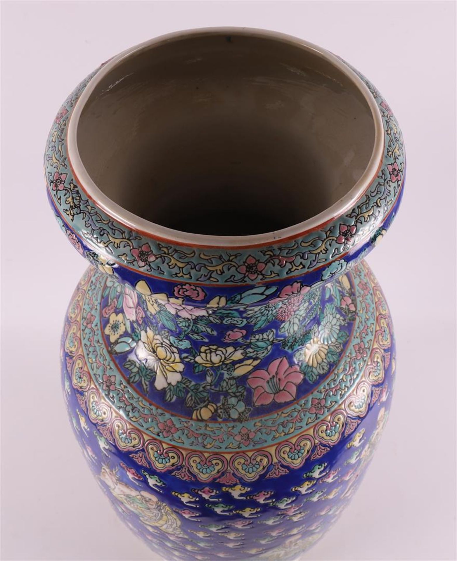 A baluster-shaped porcelain vase, China, 20th century. - Image 6 of 7