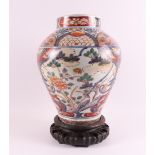 A porcelain Imari vase, Japan, Edo, early 18th century.