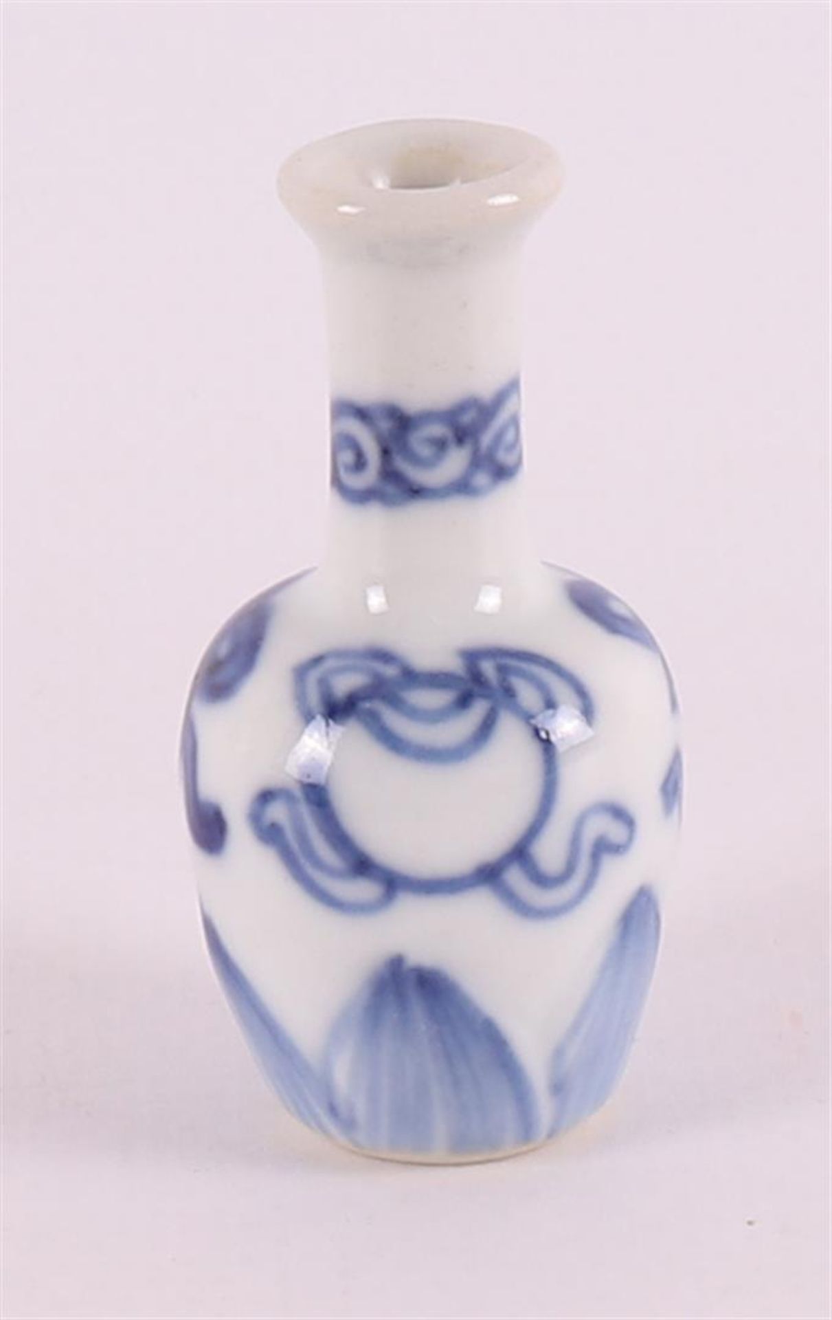 A lot of various Chinese porcelain, including 18th century. - Bild 11 aus 15