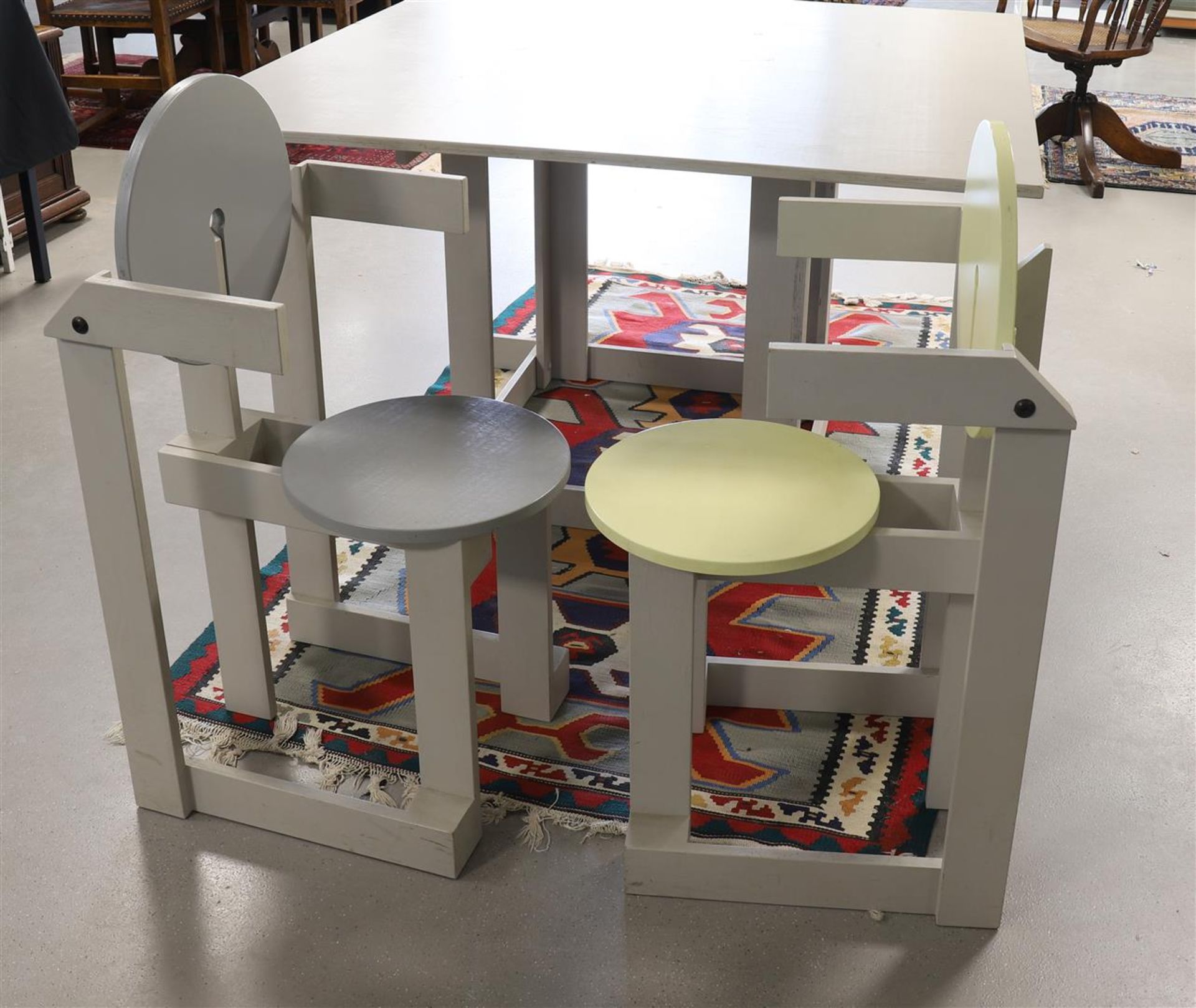 A designer dining room table and four chairs, design: Henk Lampe (Sneek 1951) - Image 6 of 8