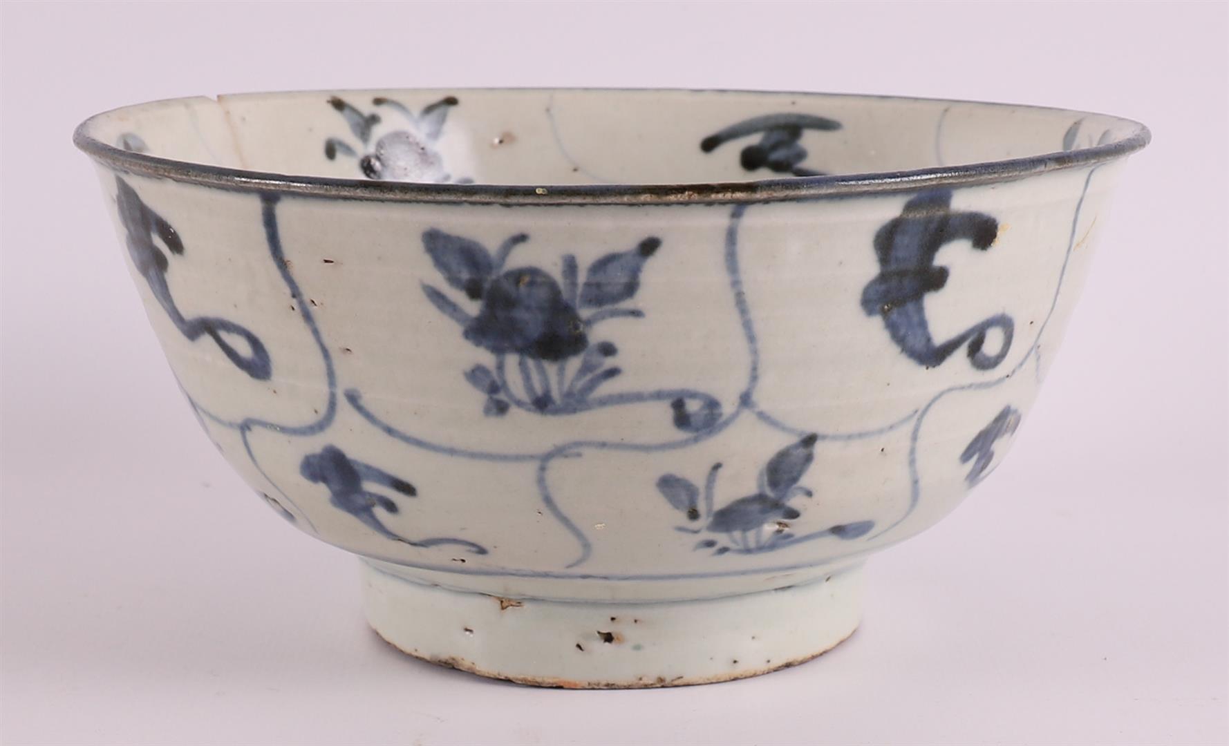 A lot of various Chinese porcelain, including Dog of Foo cencer, 18th century - Image 6 of 17