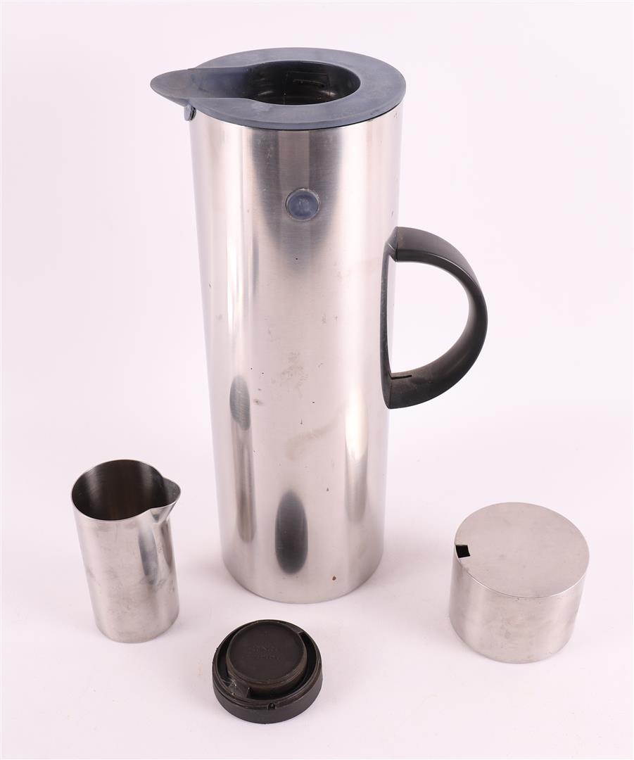 A vintage Stelton coffee pot with milk jug and sugar bowl, design: Eric Magnusse - Image 2 of 4