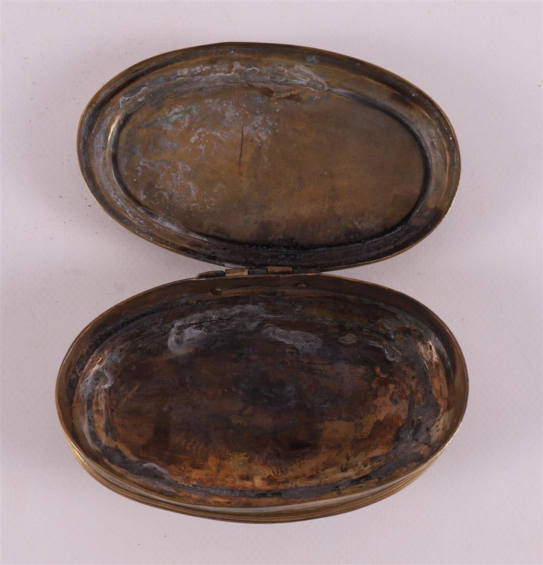 Two various brass tobacco boxes, 18th century. - Image 4 of 8