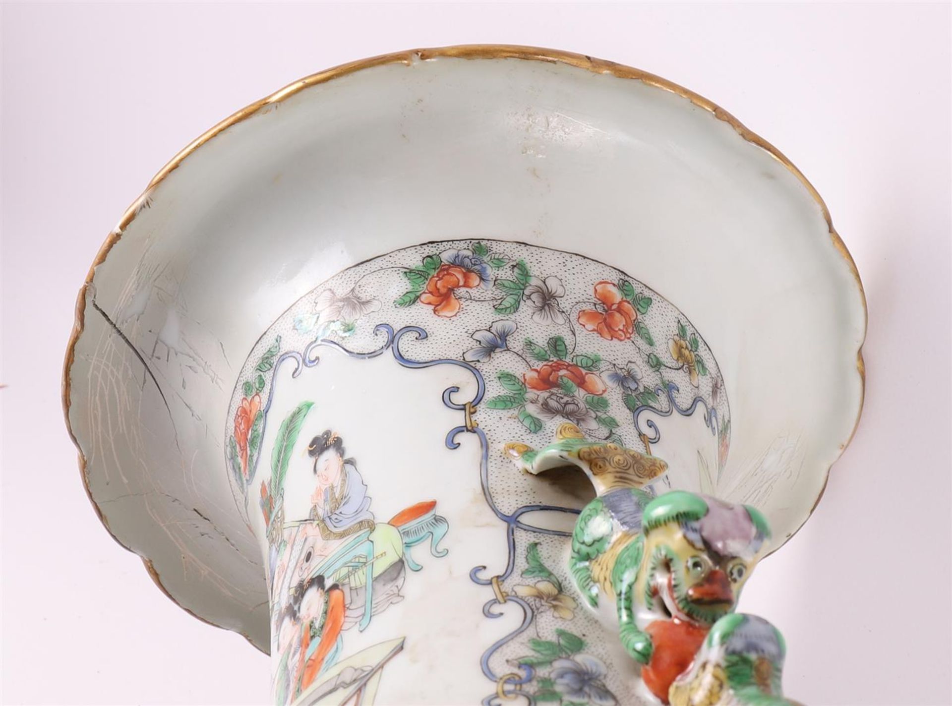 A porcelain baluster-shaped famille verte vase, China, 19th century. - Image 18 of 19