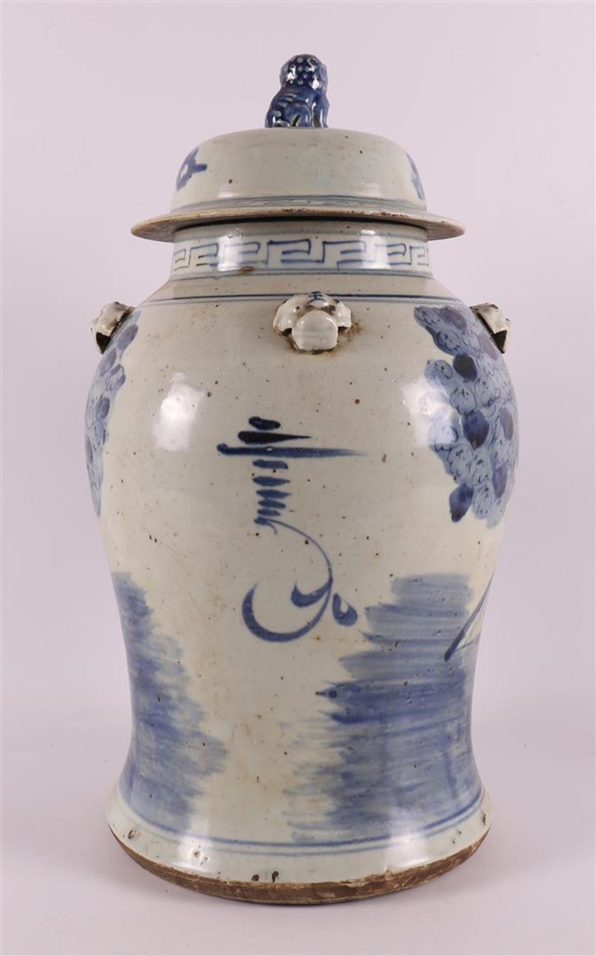 A blue/white porcelain vase with cover, China, 19th century. - Bild 4 aus 12