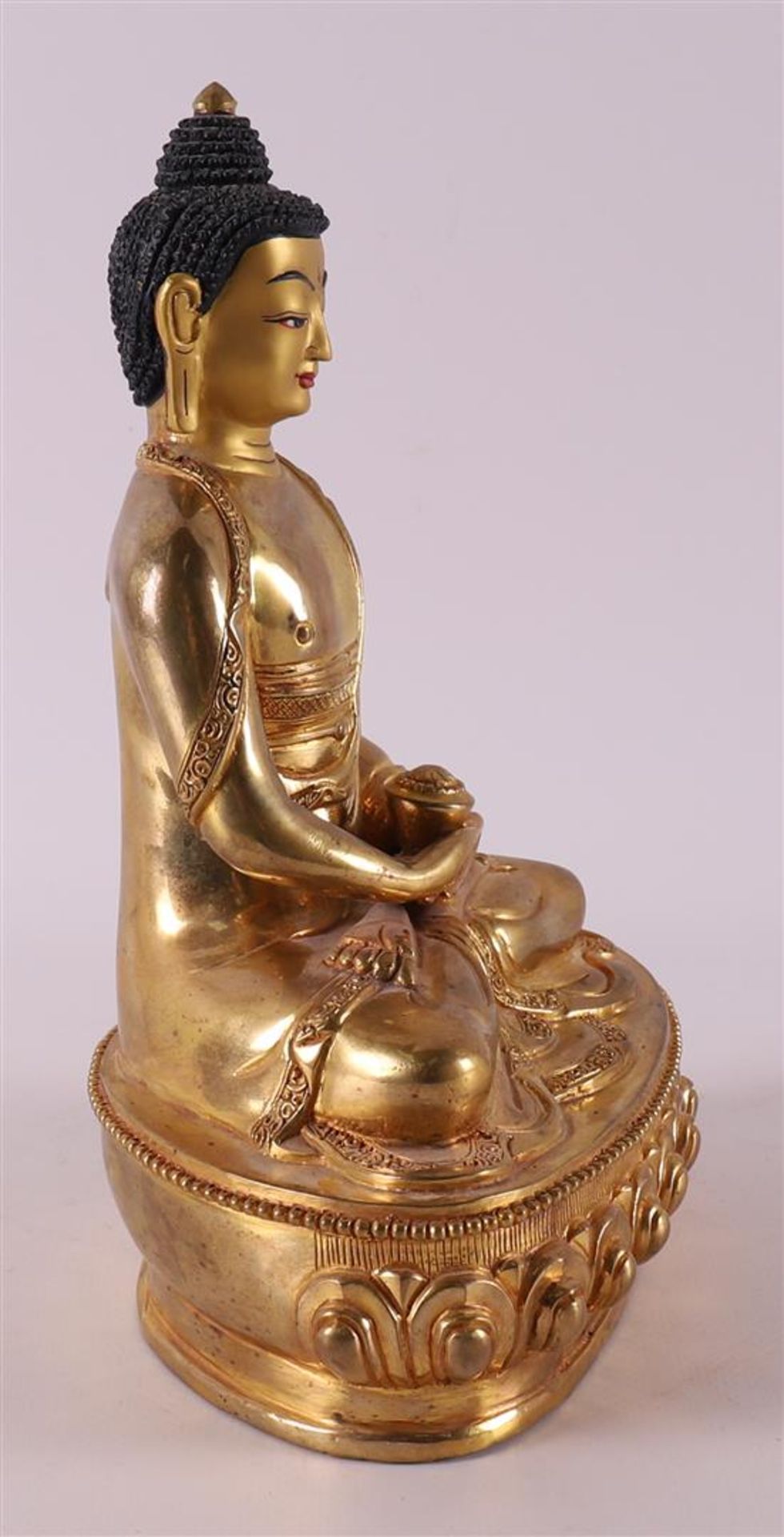 A gilded bronze seated Buddha on a lotus crown, Thailand, 20th/21st century. - Image 3 of 4