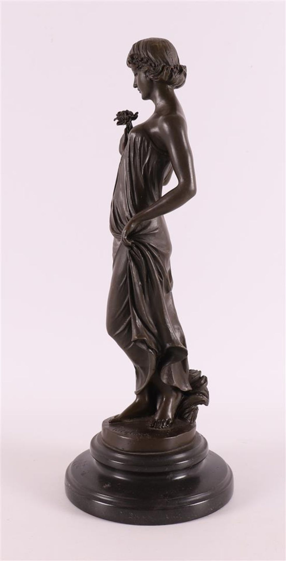 A brown patinated bronze sculpture of a woman after an antique example, 21st cen - Image 2 of 5