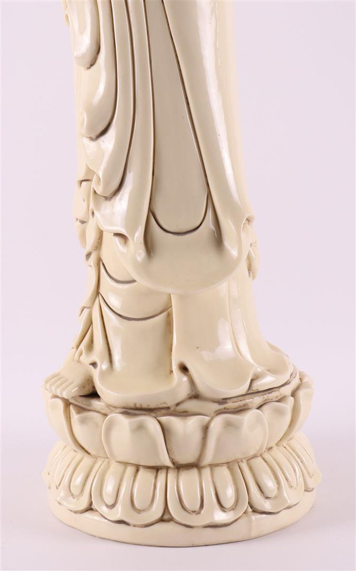 A white Chinese Kwan Yin standing on a lotus crown, China, 20th century. - Image 9 of 15