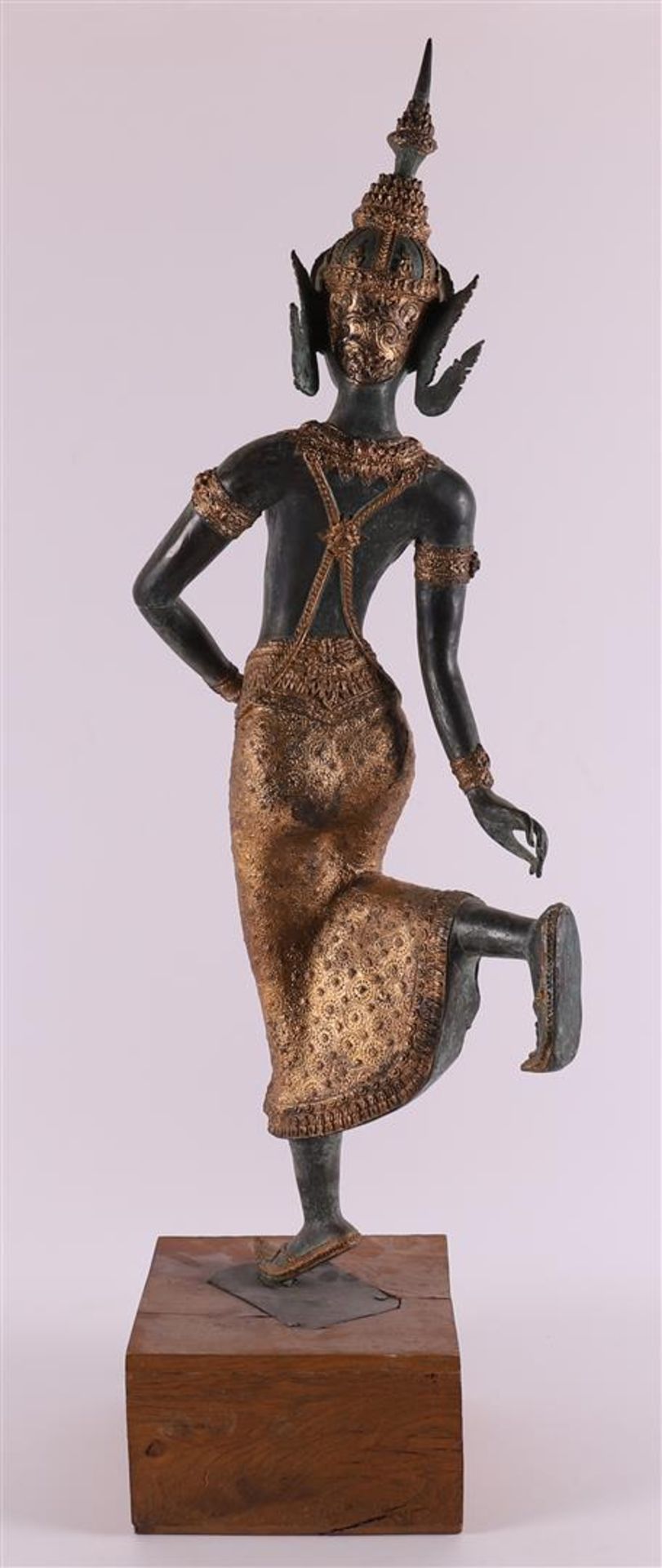 A green patinated standing dancer, India, 2nd half of the 20th century. - Image 3 of 4
