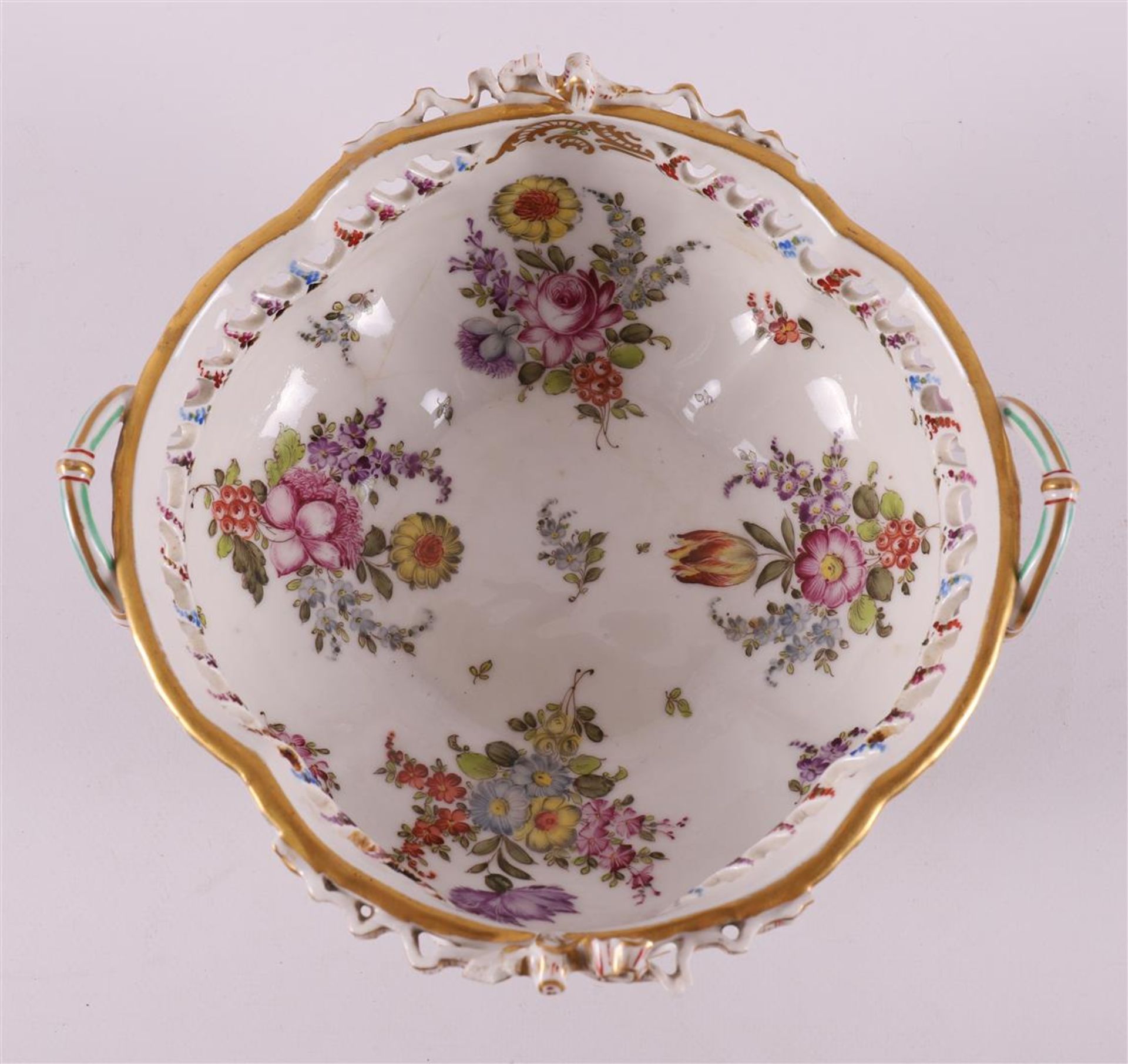 A porcelain fruit bowl, after a Meißen example, Germany, 20th century. - Bild 7 aus 9