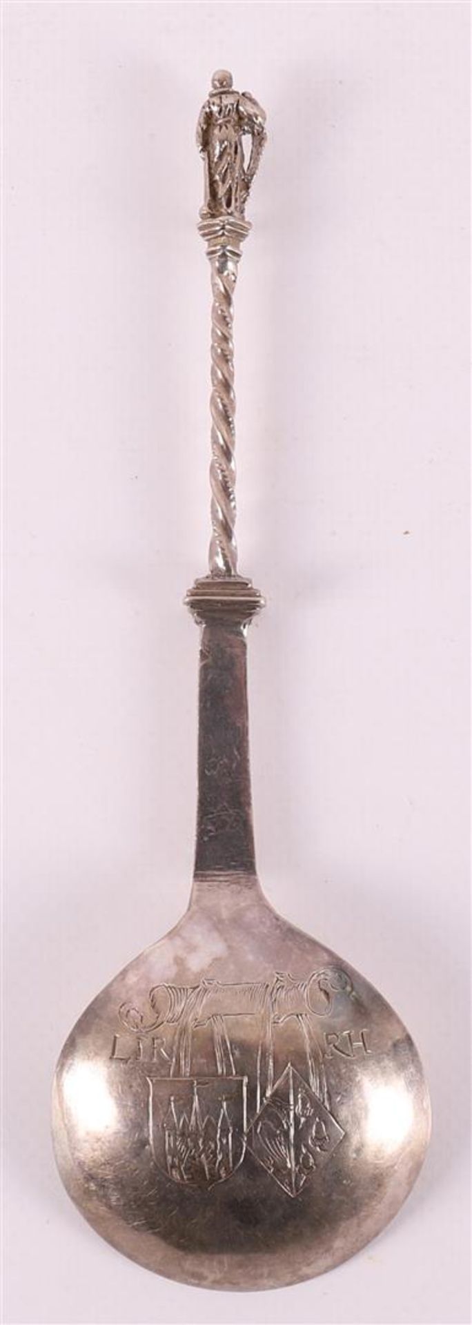 A first grade silver apostle's spoon, Groningen, 17th century. - Bild 3 aus 4