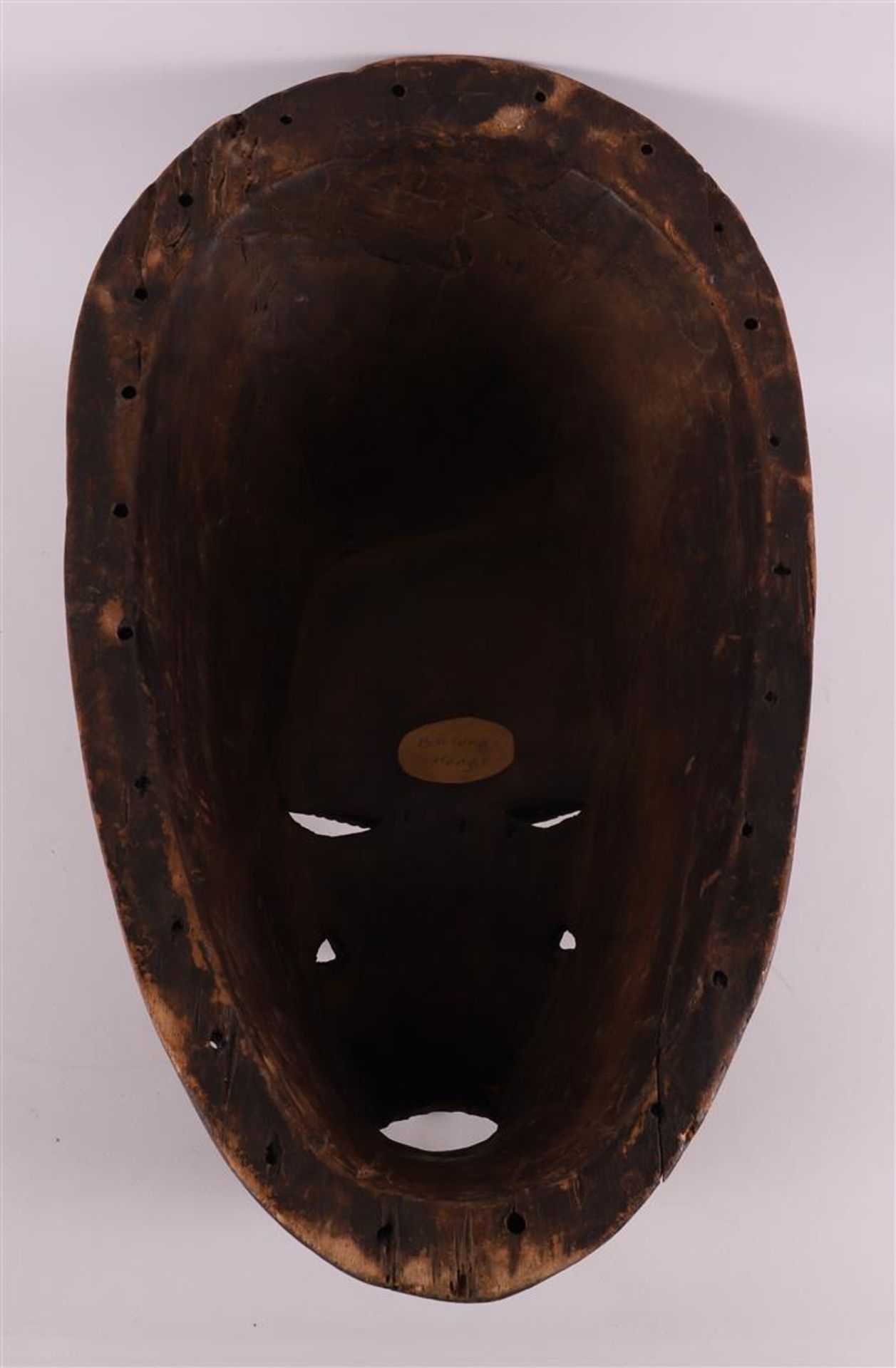 Ethnographic/tribal. A wooden mask, Basonge, Congo, Africa, 2nd half of the 20th - Bild 4 aus 4