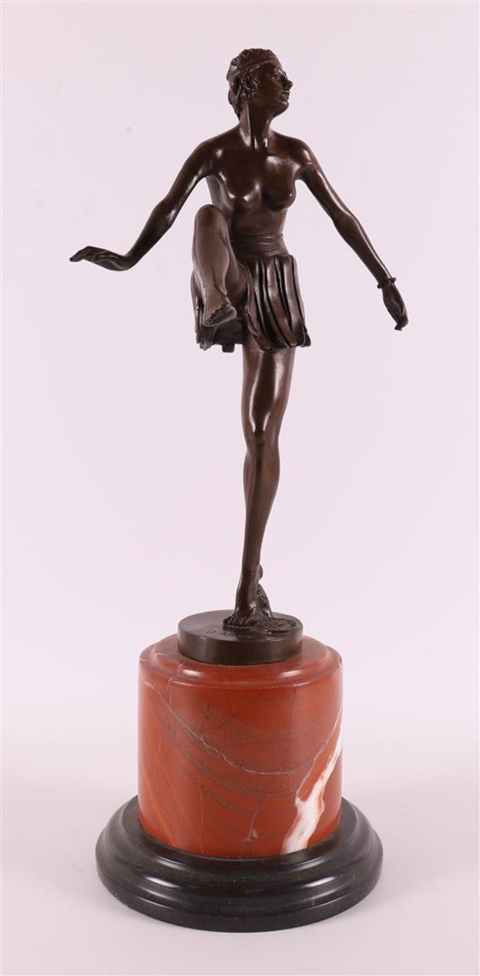 A brown patinated bronze Art Deco sculpture of a dancer with a skirt, - Bild 2 aus 6
