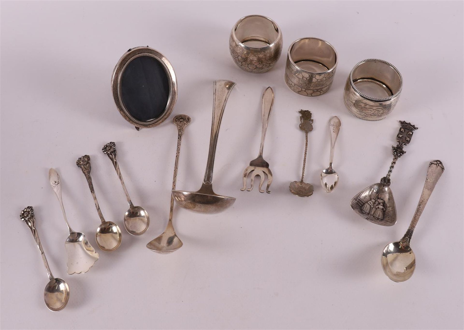A lot of various silver, including cream spoon, 20th century.
