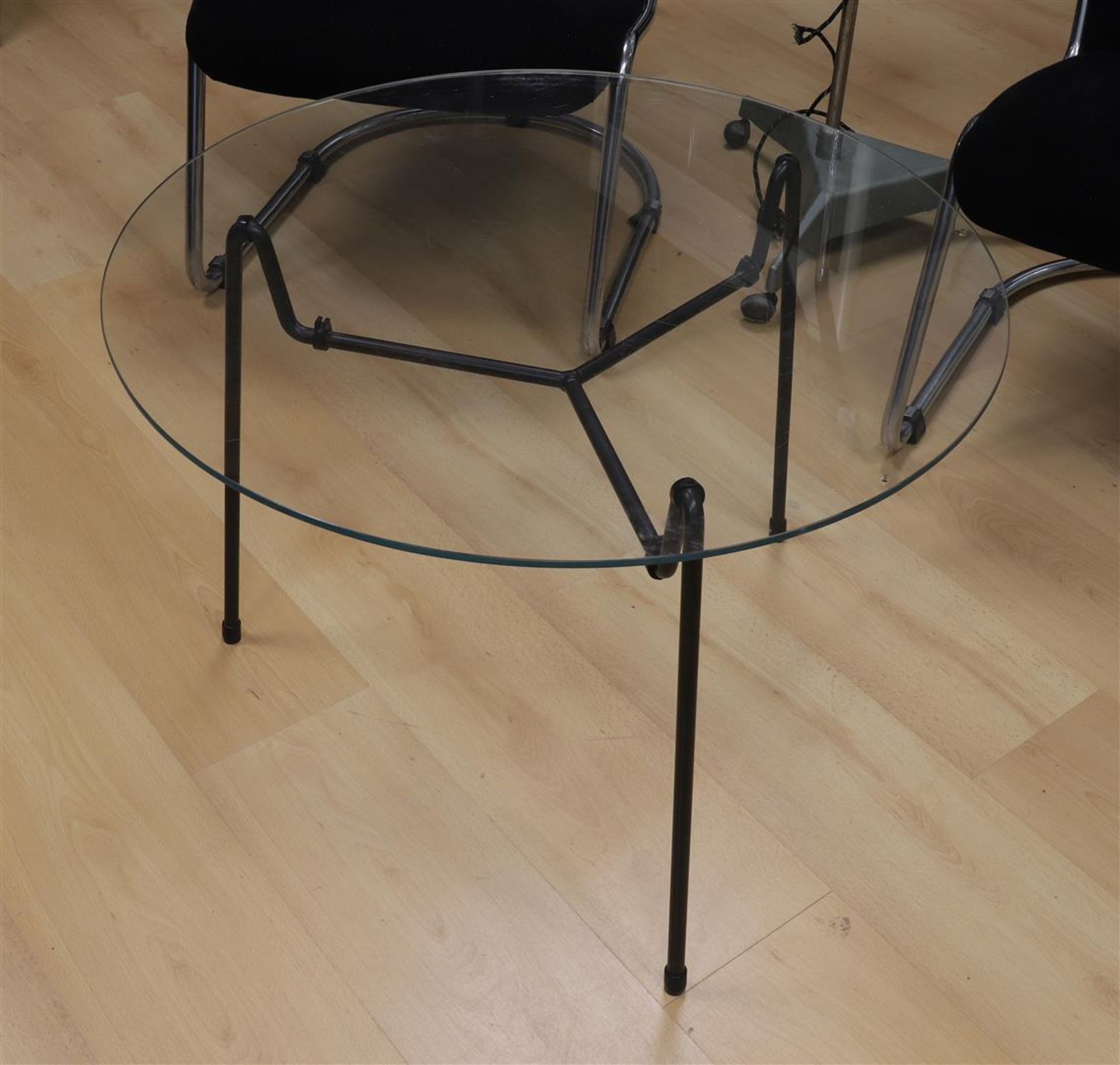 A black tubular metal 'Mug' coffee table 535 design: Wim Rietveld, Gispen,