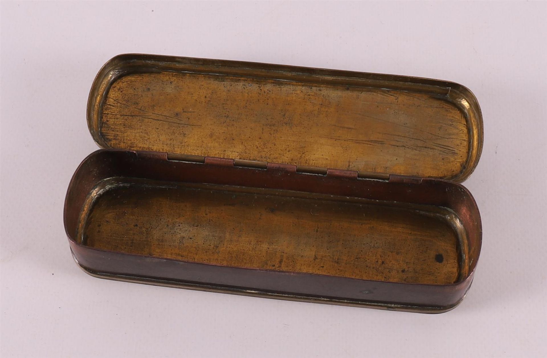 Two various brass tobacco boxes, 18th century. - Image 4 of 7