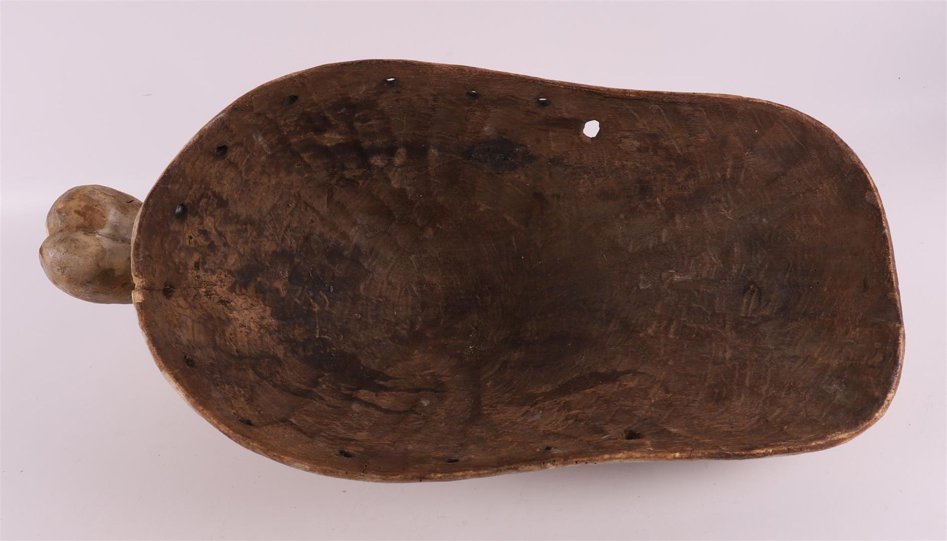 A wooden ceremonial male belly mask 'Njorowe', Makondé, - Bild 4 aus 4