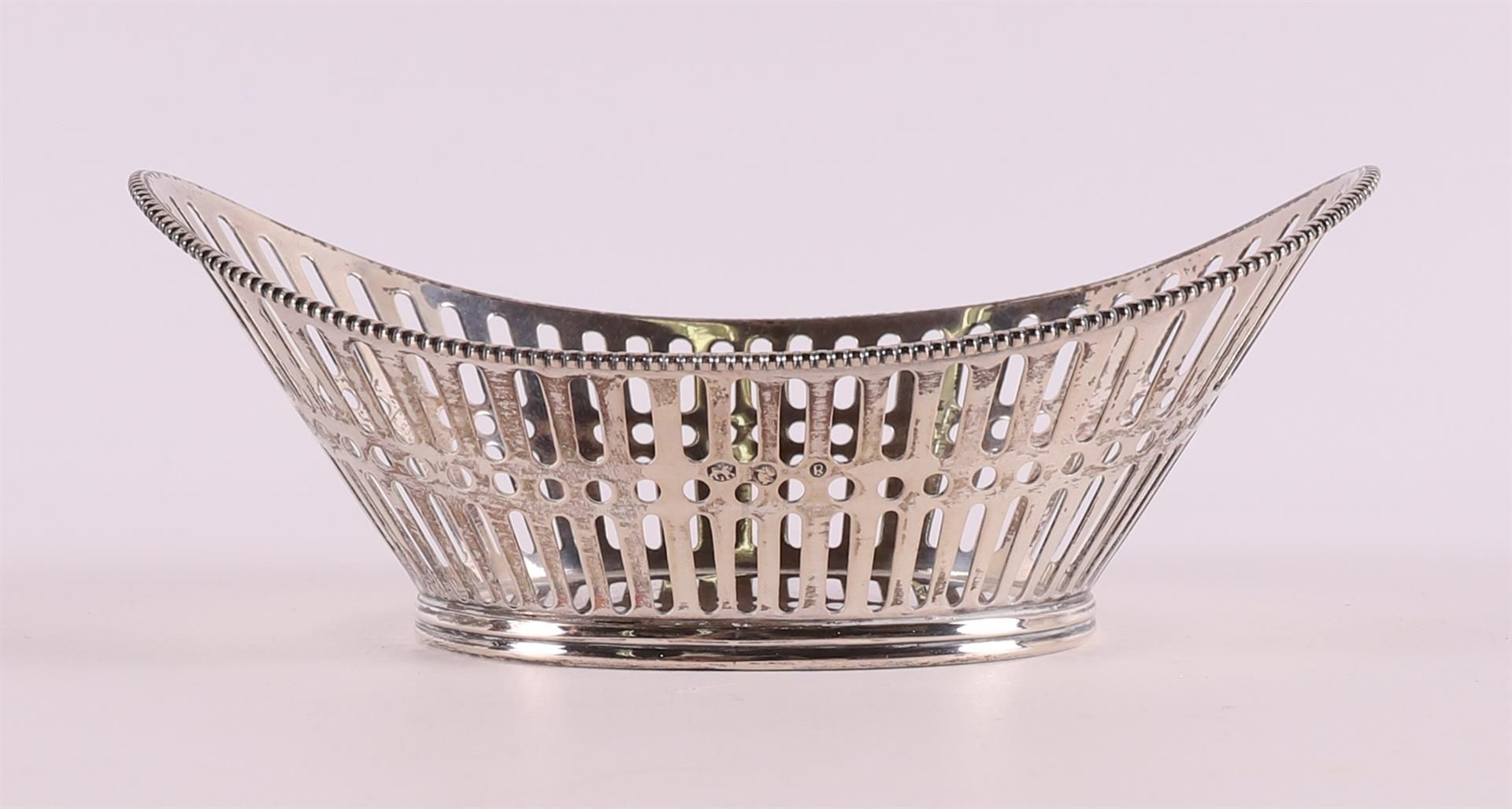 A second grade silver boat-shaped chocolate basket, 1952. - Bild 2 aus 4