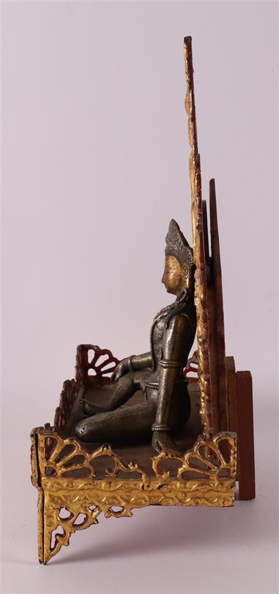 A silver-plated bronze Buddha on a loose gilded throne, India, 19th/20th century - Image 3 of 5