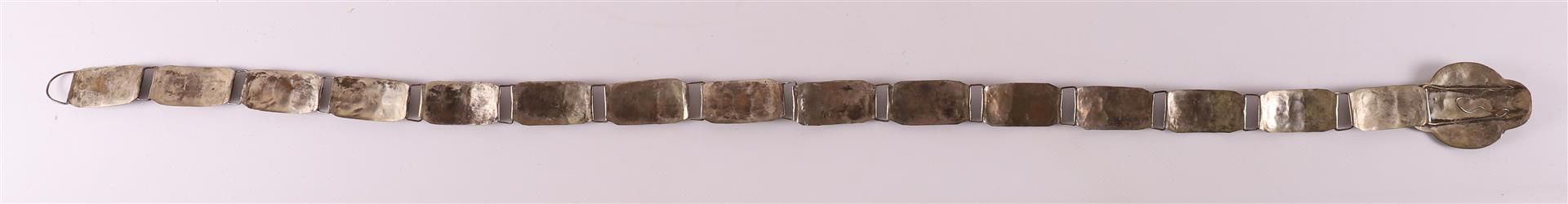 A white metal so-called Indian bridal belt, with decoration of buttons and threa - Bild 4 aus 5