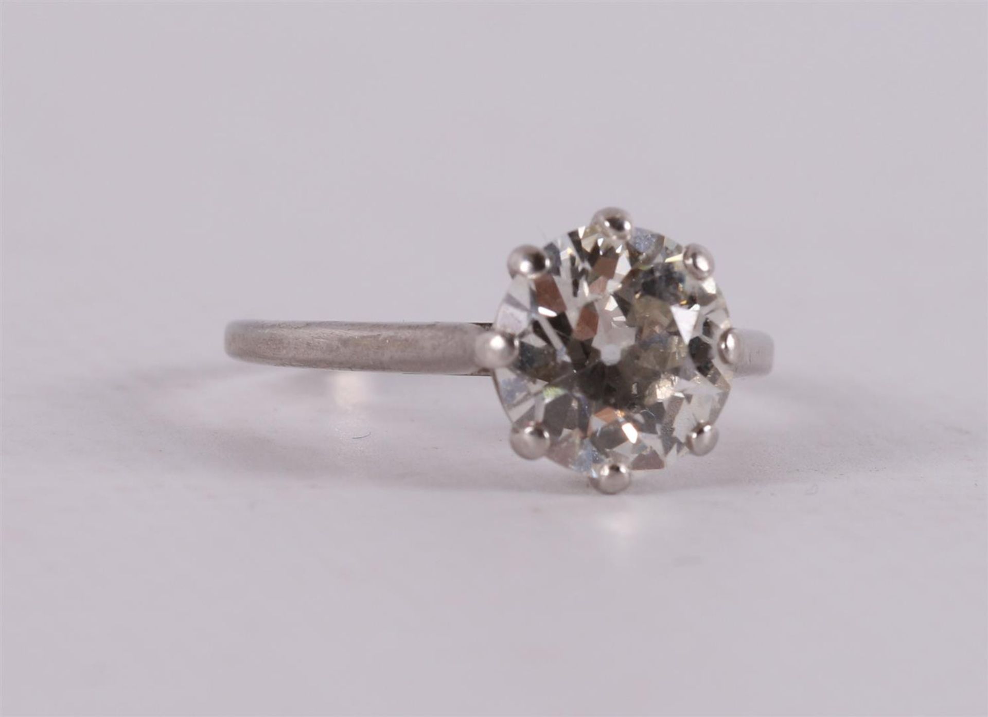 A white gold solitaire ring with brilliant cut diamond of 2.50 crt. - Bild 4 aus 5