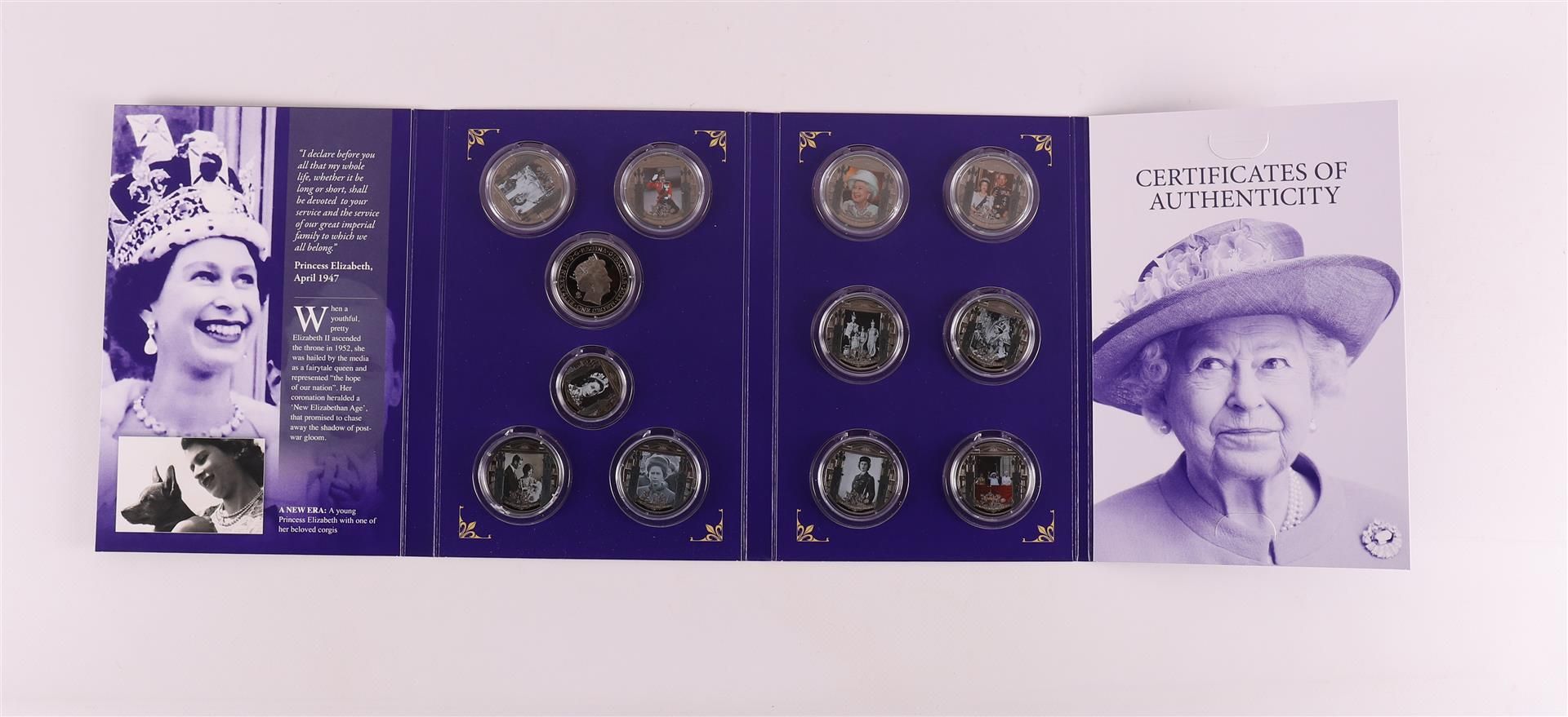 A collection of 50 pieces of various tokens and medals. - Bild 11 aus 11