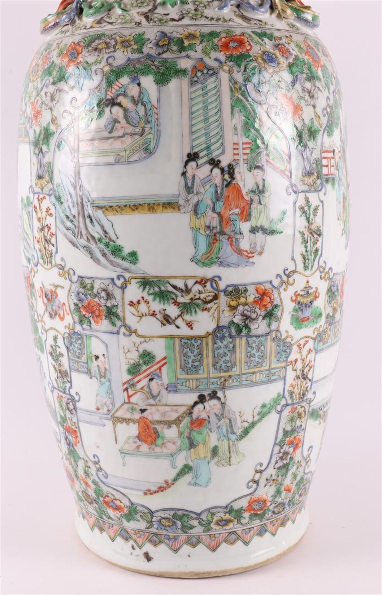 A porcelain baluster-shaped famille verte vase, China, 19th century. - Bild 6 aus 19