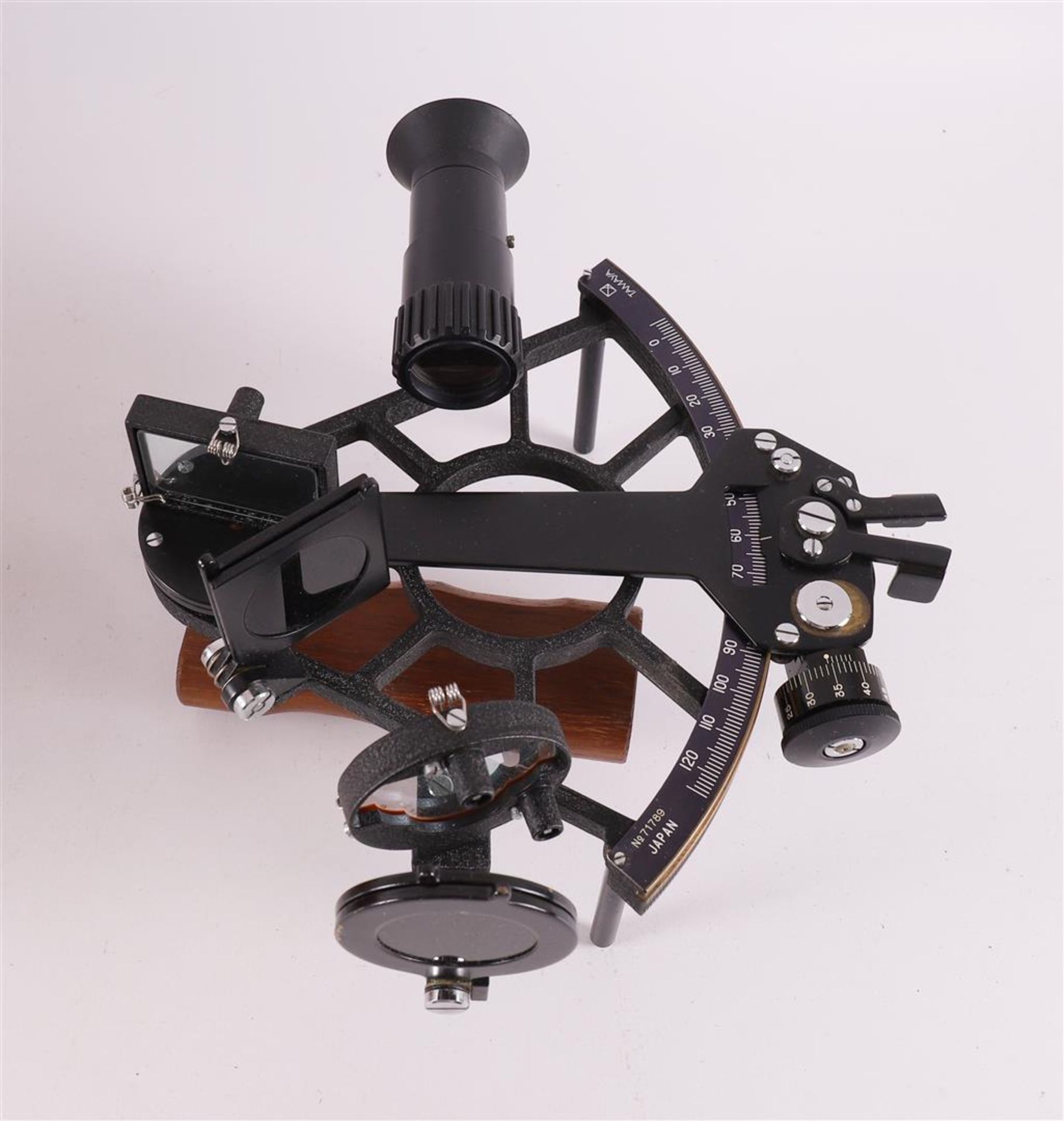 A micrometer marine sextant in original case, Tamaya & Co Ltd, Japan, 20th centu - Bild 3 aus 4