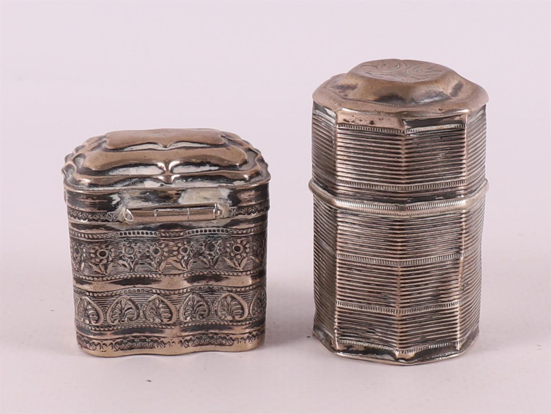 A second grade 835/1000 silver lodderein box + 1 other, 19th century. - Image 3 of 6