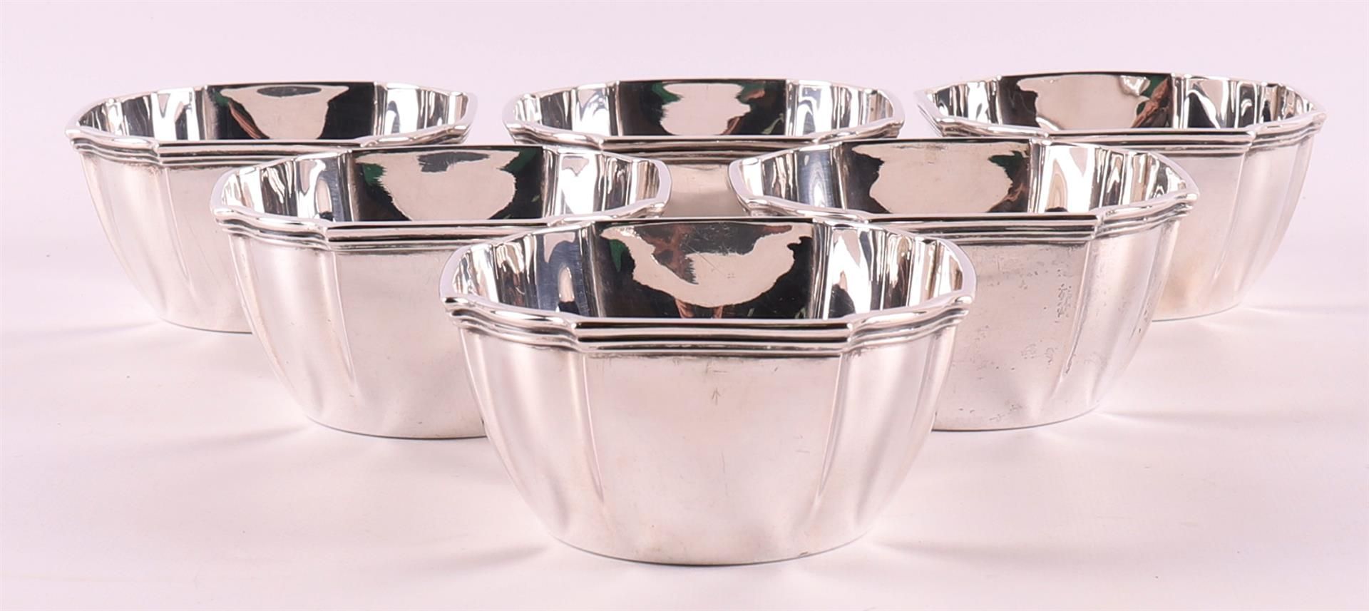 Six 830/1000 silver Art Deco finger bowls, Germany, ca. 1930. - Bild 2 aus 3