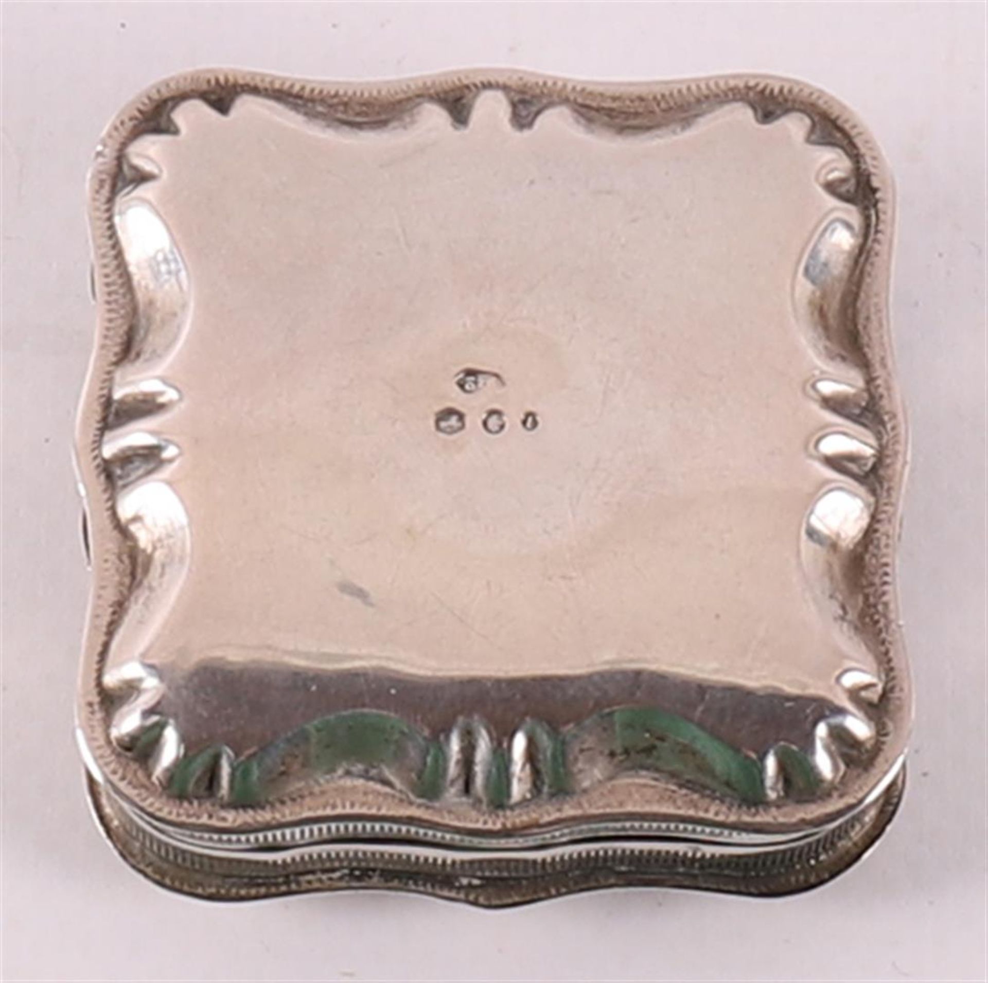 A second grade 835/1000 silver lodderein box, 19th century. - Bild 3 aus 3