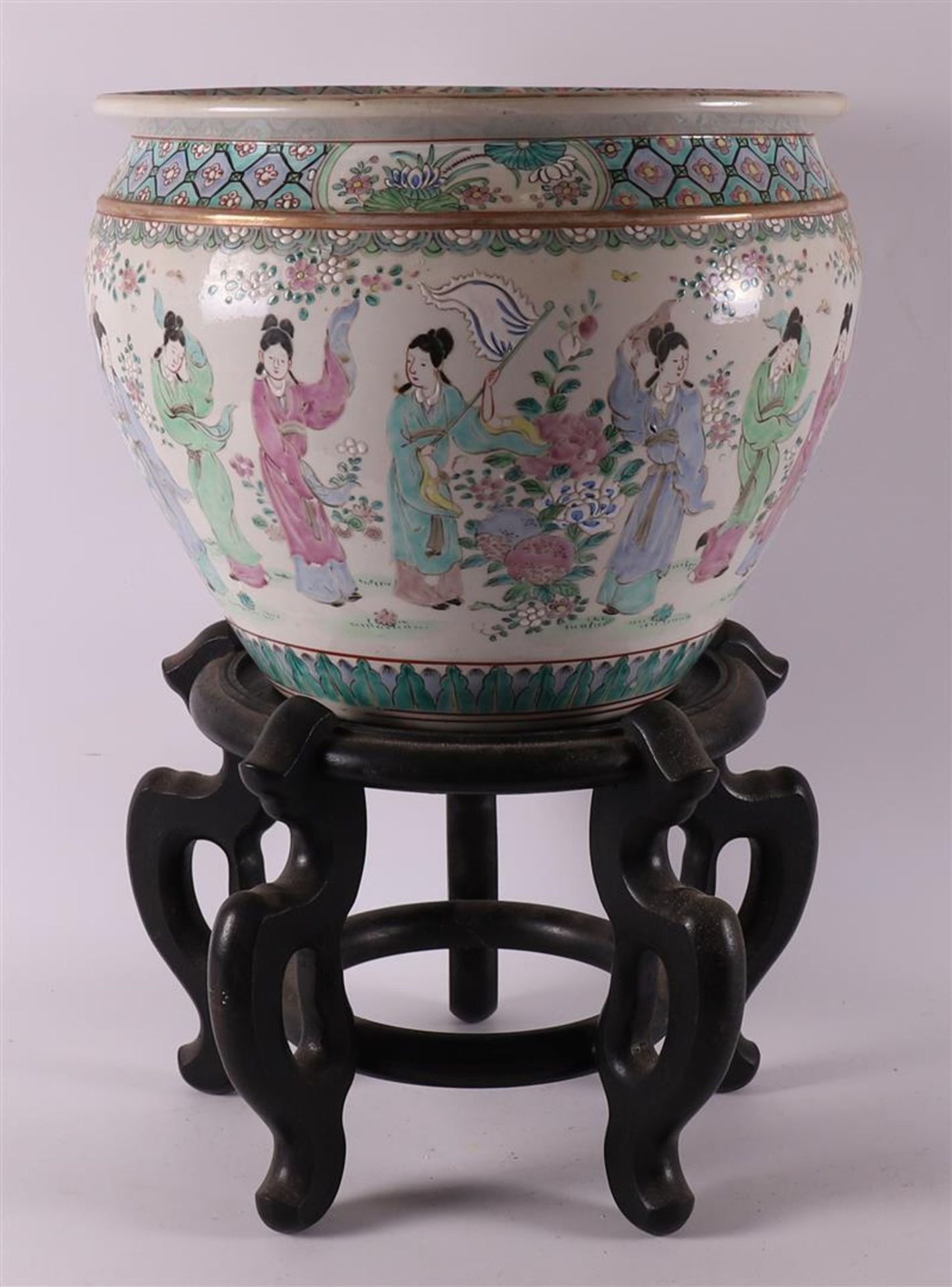 A porcelain cachepot or fishbowl on a loose wooden base, China, 20th century.