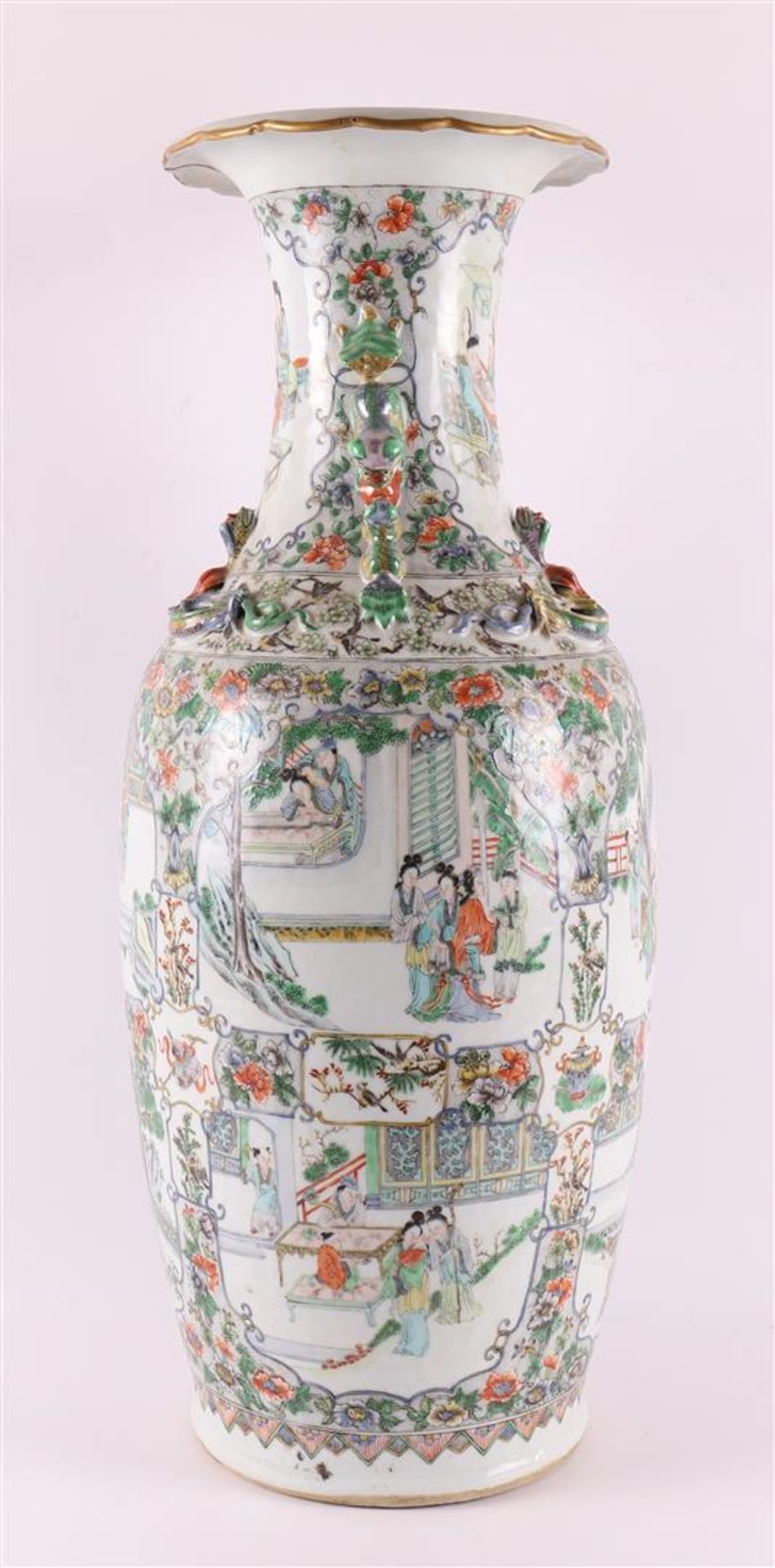 A porcelain baluster-shaped famille verte vase, China, 19th century. - Bild 4 aus 19