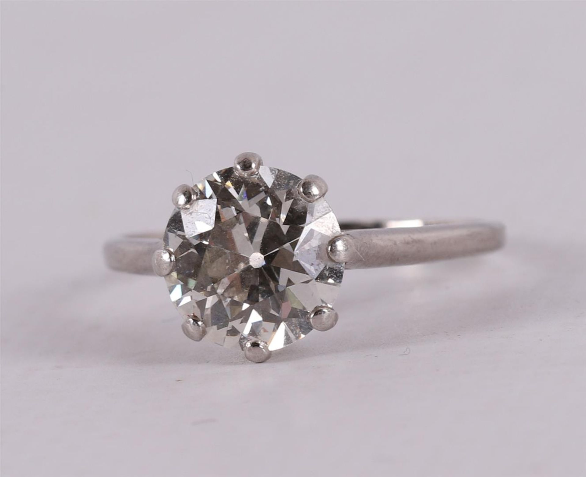 A white gold solitaire ring with brilliant cut diamond of 2.50 crt. - Bild 3 aus 5