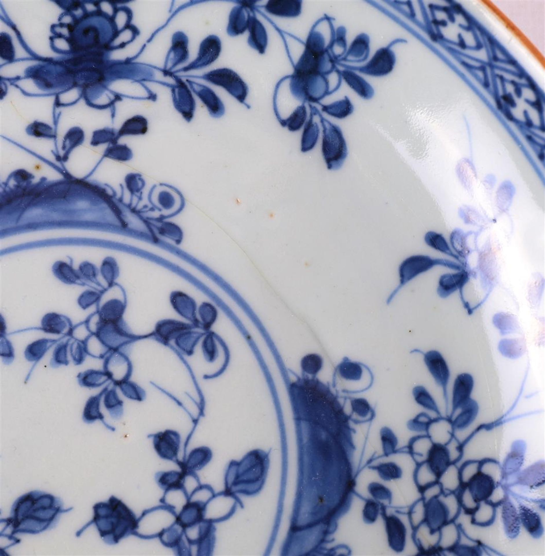 A blue/white porcelain contoured dish, China, Kangxi, around 1700. - Bild 3 aus 15